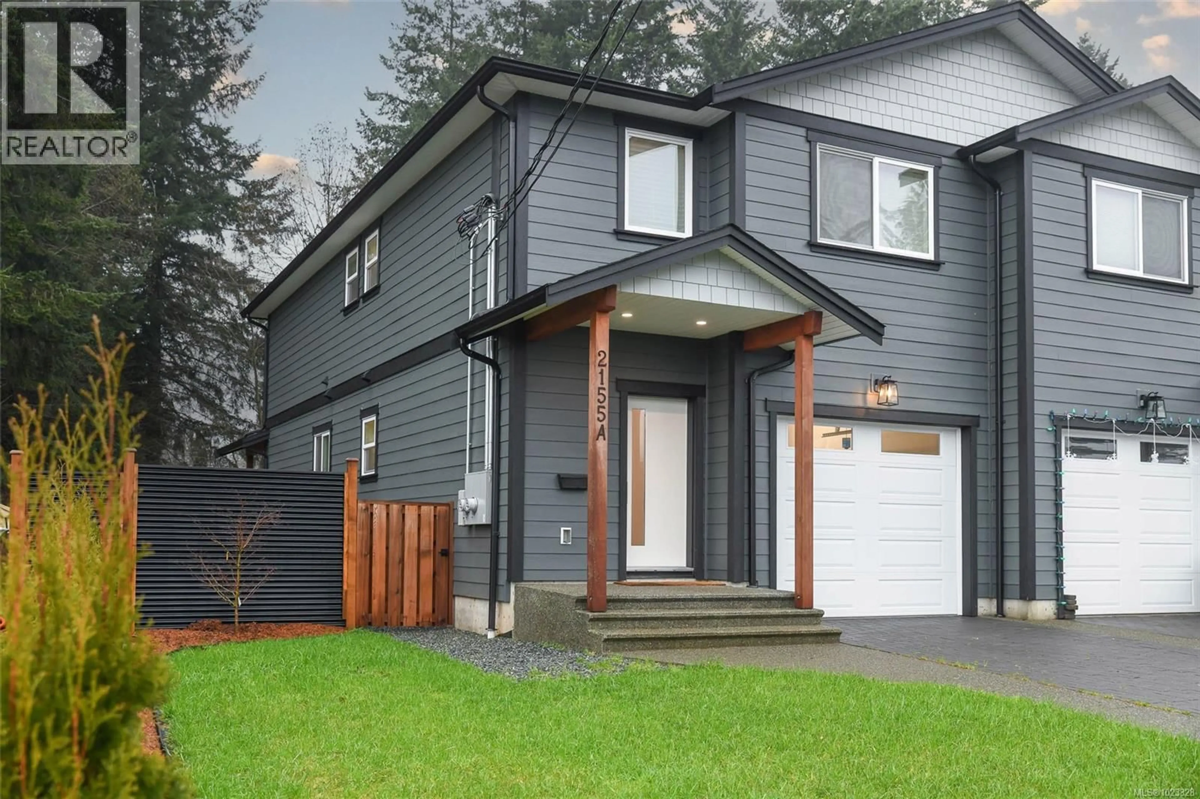 Home with vinyl exterior material, street for A - 2155 COUSINS AVENUE, Courtenay British Columbia V9N3N6