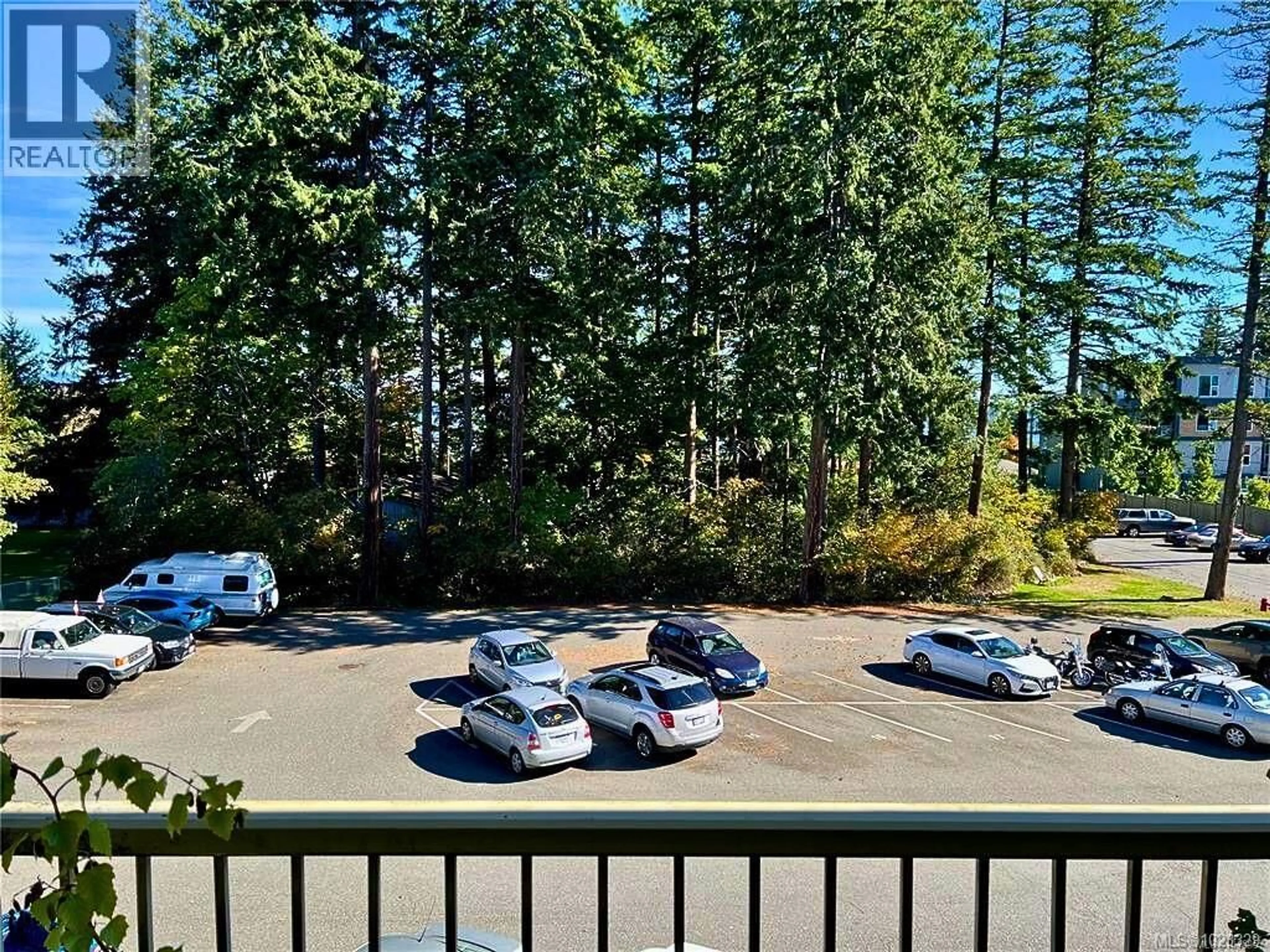 Patio, forest/trees view for 303 - 322 BIRCH STREET, Campbell River British Columbia V9W2S6