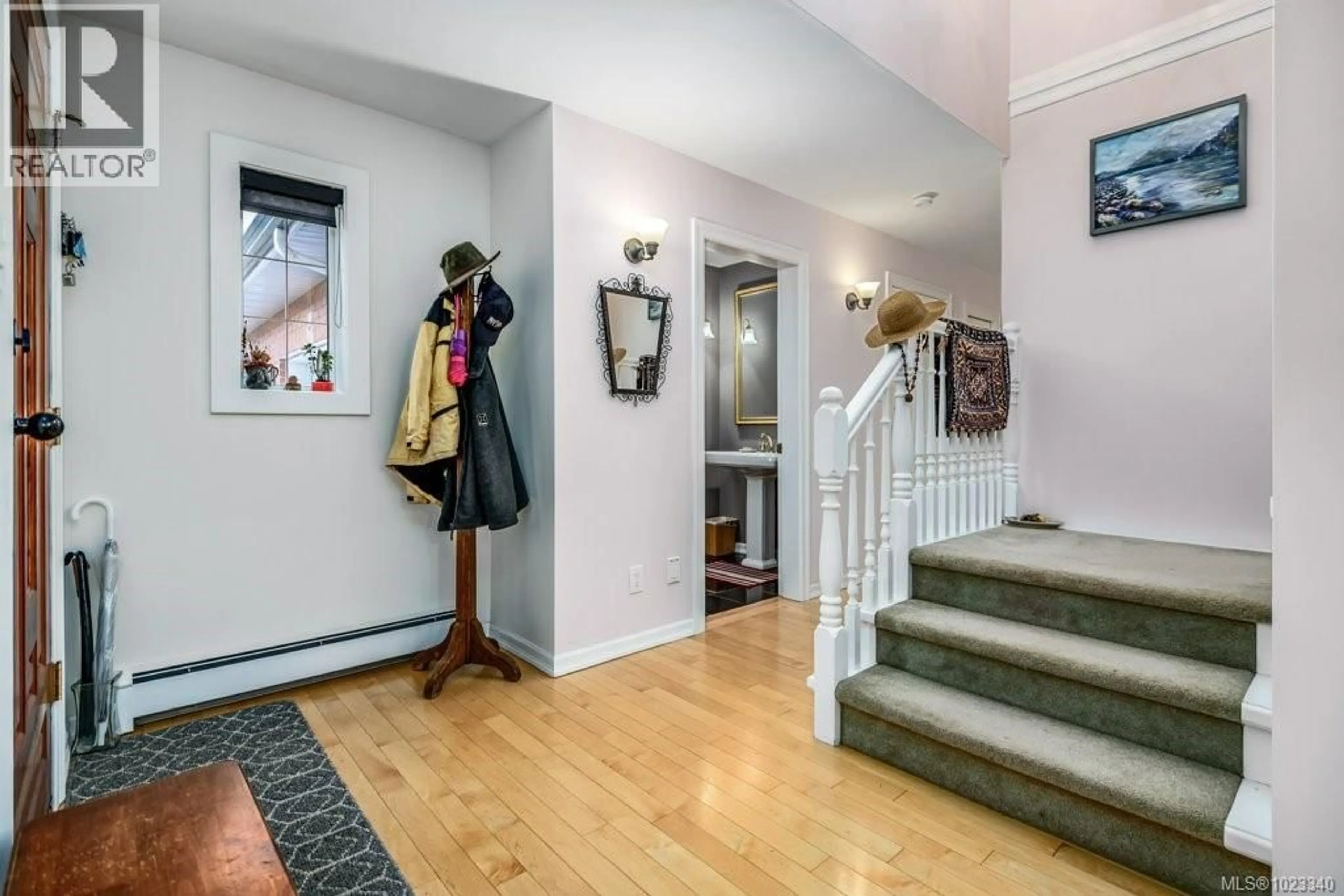 Indoor entryway for 971 CROWN ISLE DRIVE, Courtenay British Columbia V9N8R6