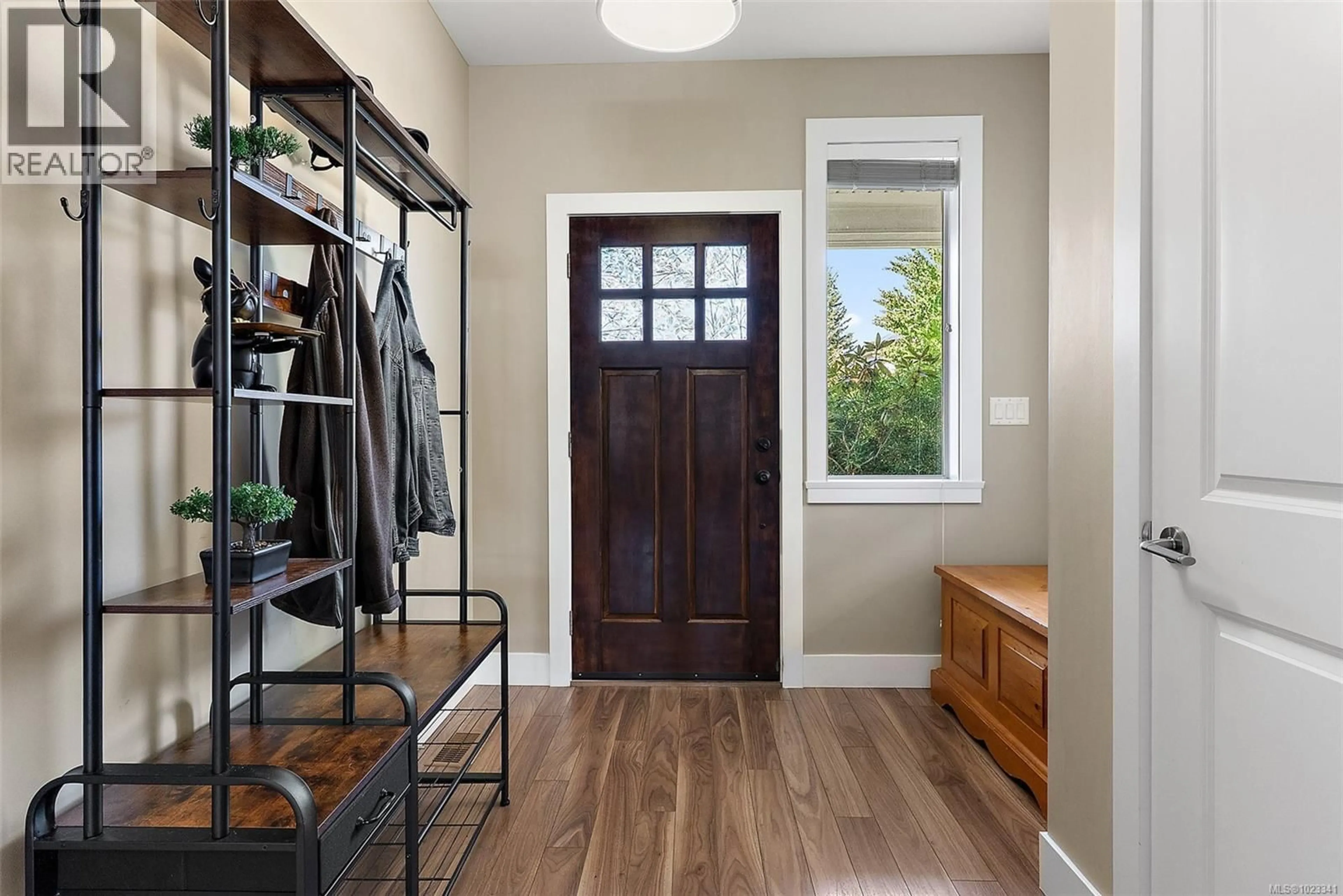 Indoor entryway for 6539 CALLUMWOOD LANE, Sooke British Columbia V9Z0W3