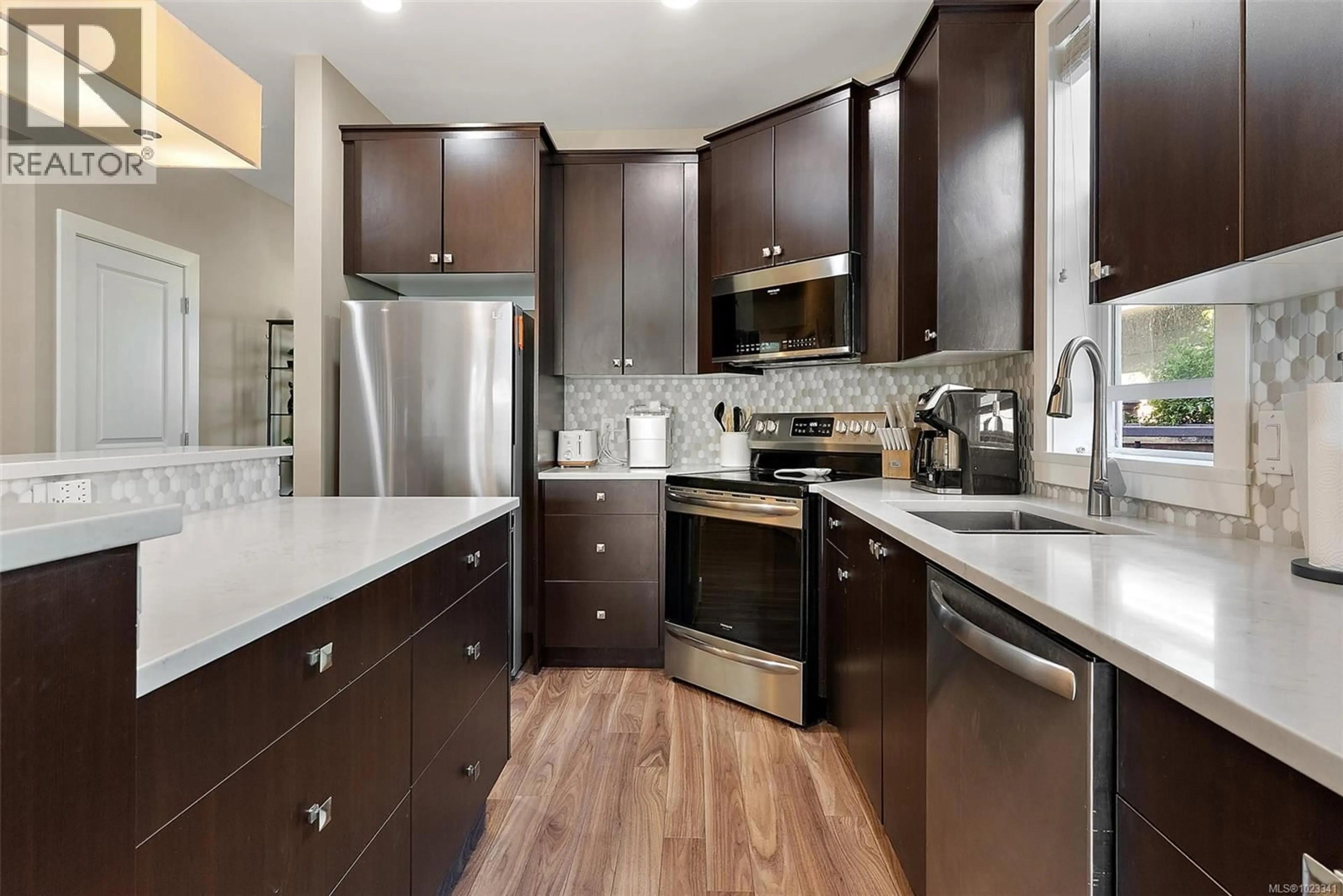 Contemporary kitchen, unknown for 6539 CALLUMWOOD LANE, Sooke British Columbia V9Z0W3