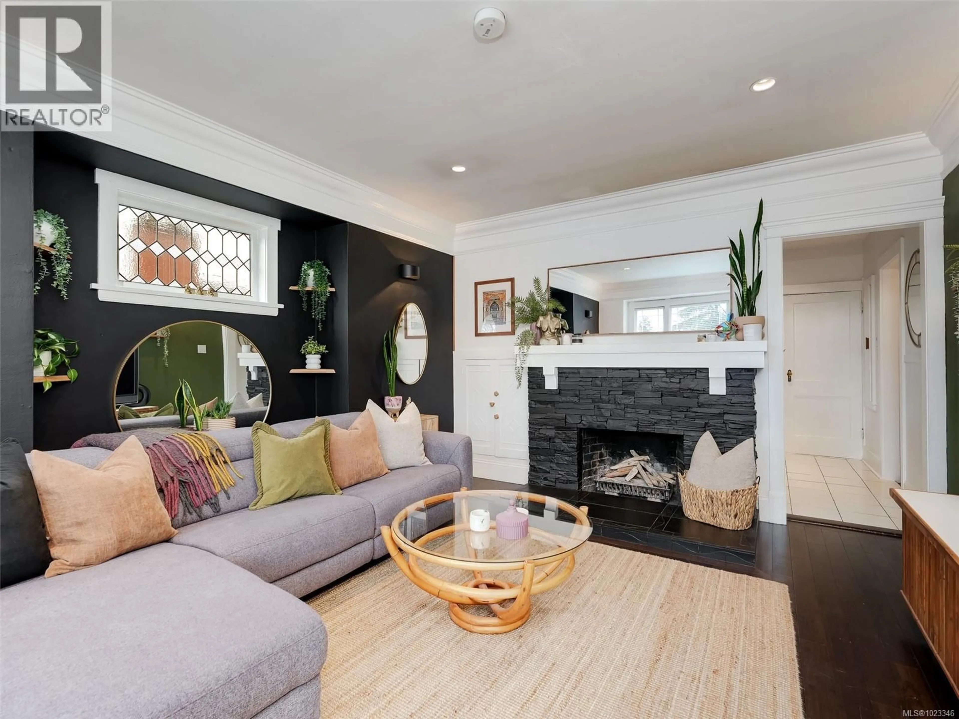 Living room with furniture, unknown for 3115 SOMERSET STREET, Victoria British Columbia V8X1C8