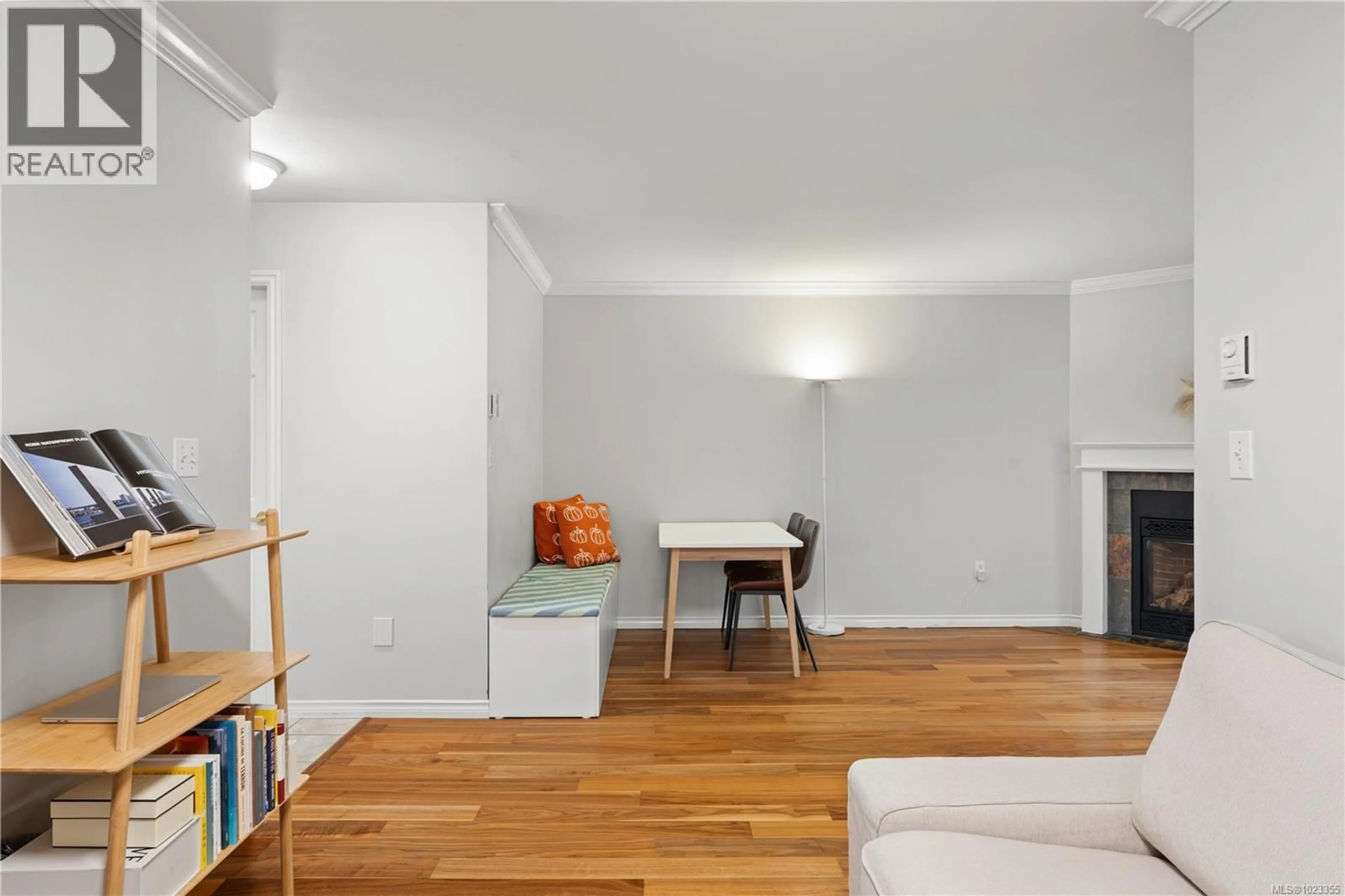 A pic of a room for 21 - 3947 CEDAR HILL CROSS ROAD, Saanich British Columbia V8P2N5