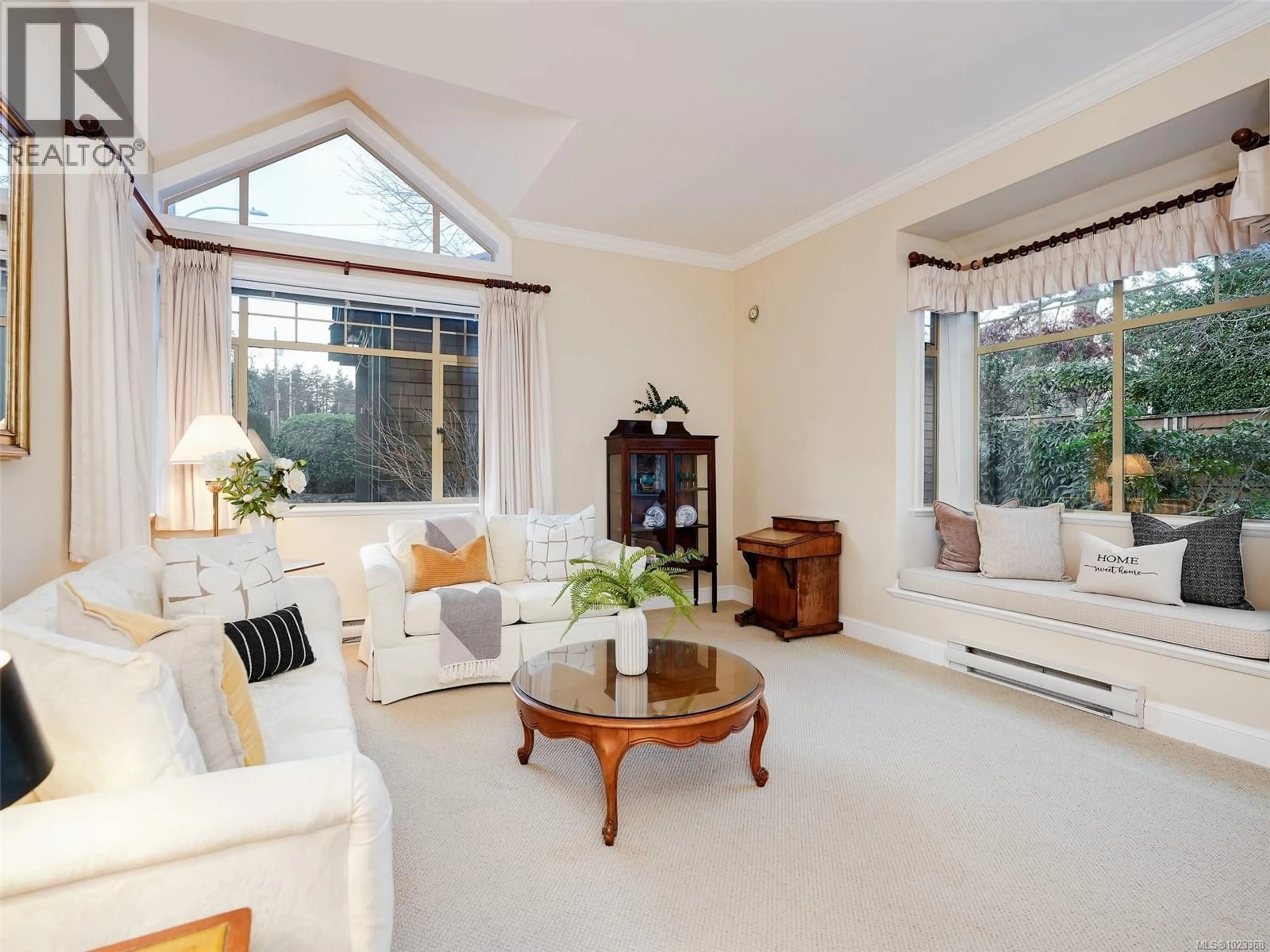 Living room with furniture, unknown for 2 - 2573 KILGARY PLACE, Saanich British Columbia V8W1J2