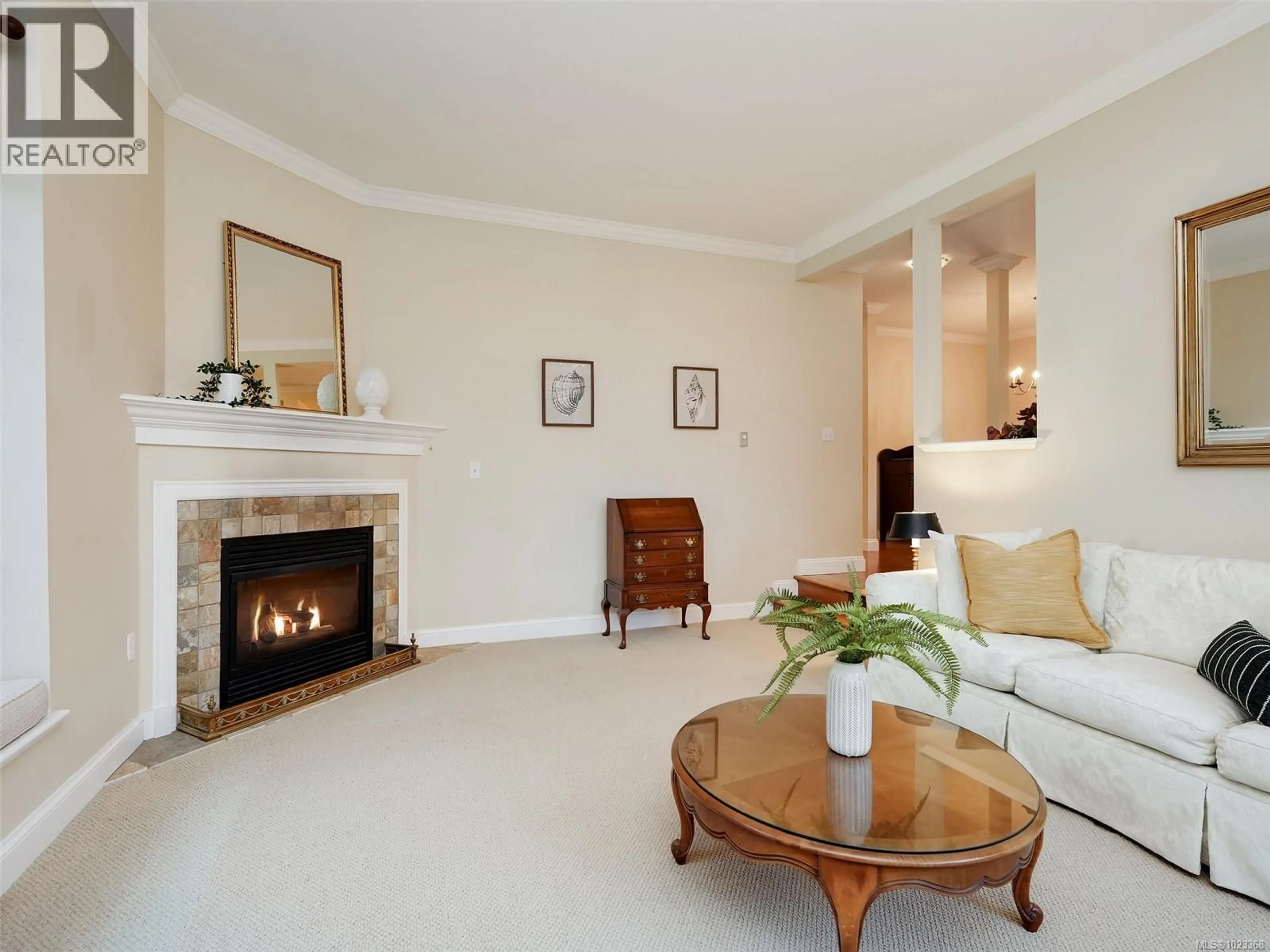 Living room with furniture, unknown for 2 - 2573 KILGARY PLACE, Saanich British Columbia V8W1J2