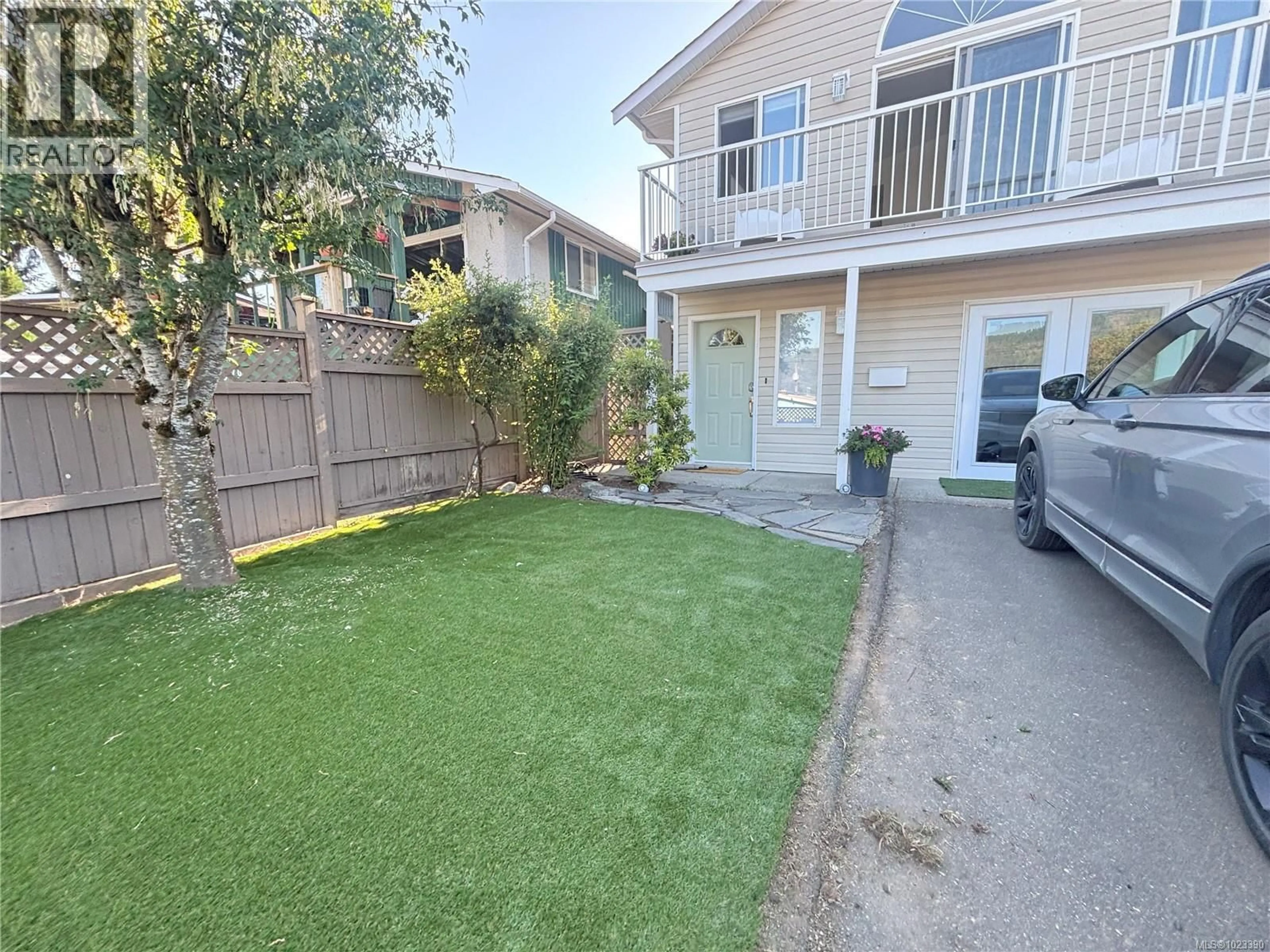 A pic from outside/outdoor area/front of a property/back of a property/a pic from drone, street for 2575 2ND AVENUE, Port Alberni British Columbia V9Y2A2