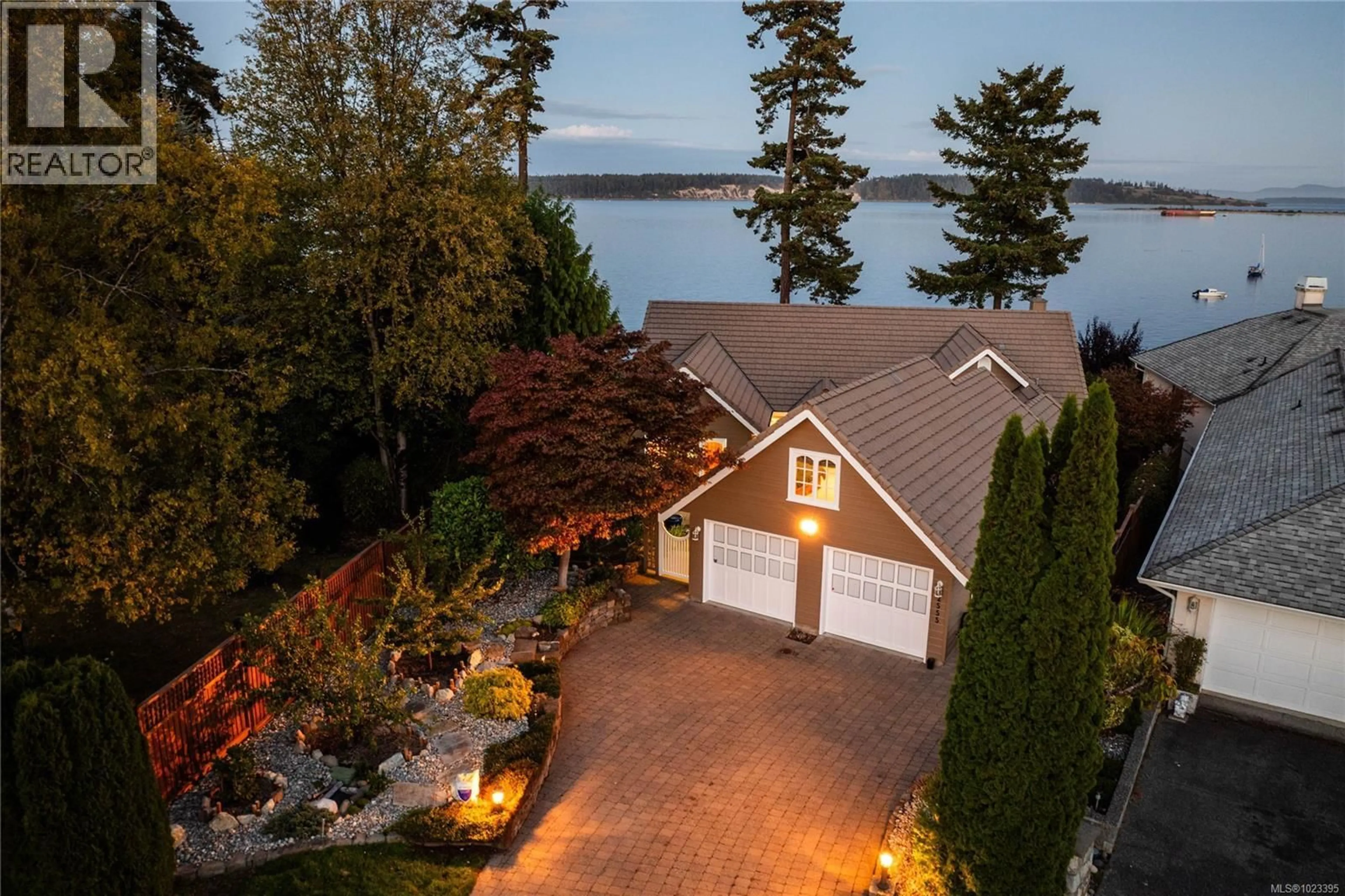 A pic from outside/outdoor area/front of a property/back of a property/a pic from drone, water/lake/river/ocean view for 2555 NEWMAN ROAD, Central Saanich British Columbia V8M1V1