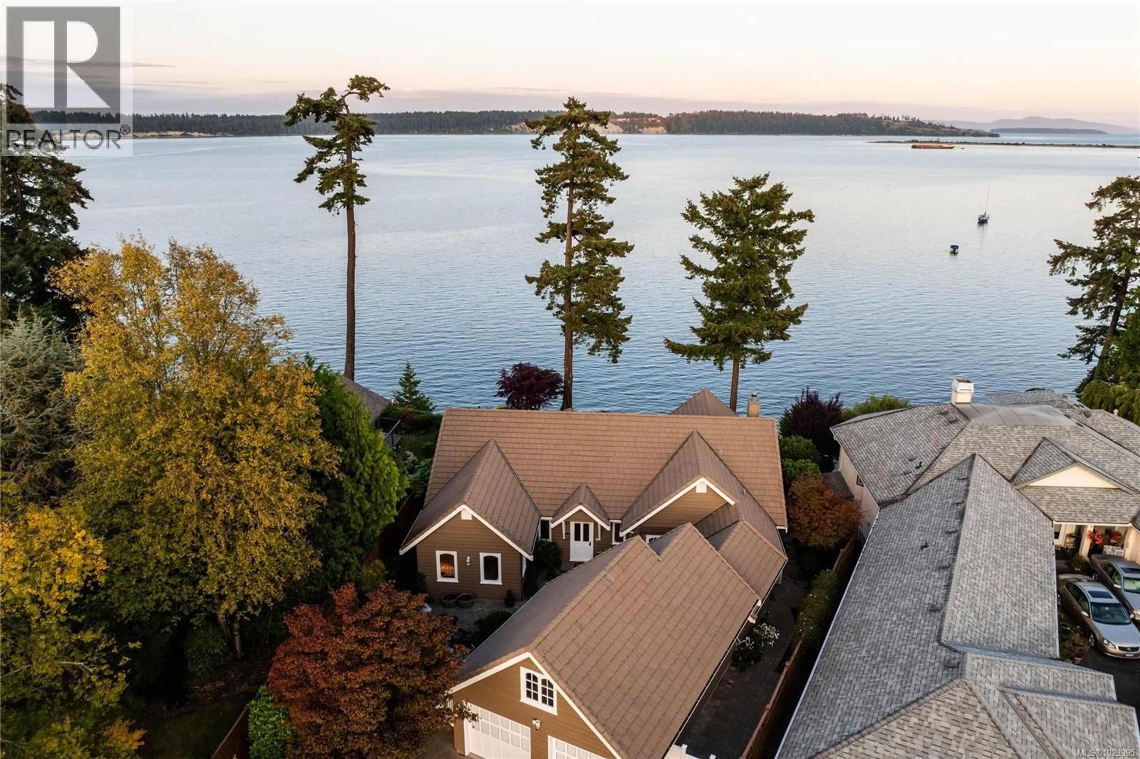 A pic from outside/outdoor area/front of a property/back of a property/a pic from drone, water/lake/river/ocean view for 2555 NEWMAN ROAD, Central Saanich British Columbia V8M1V1