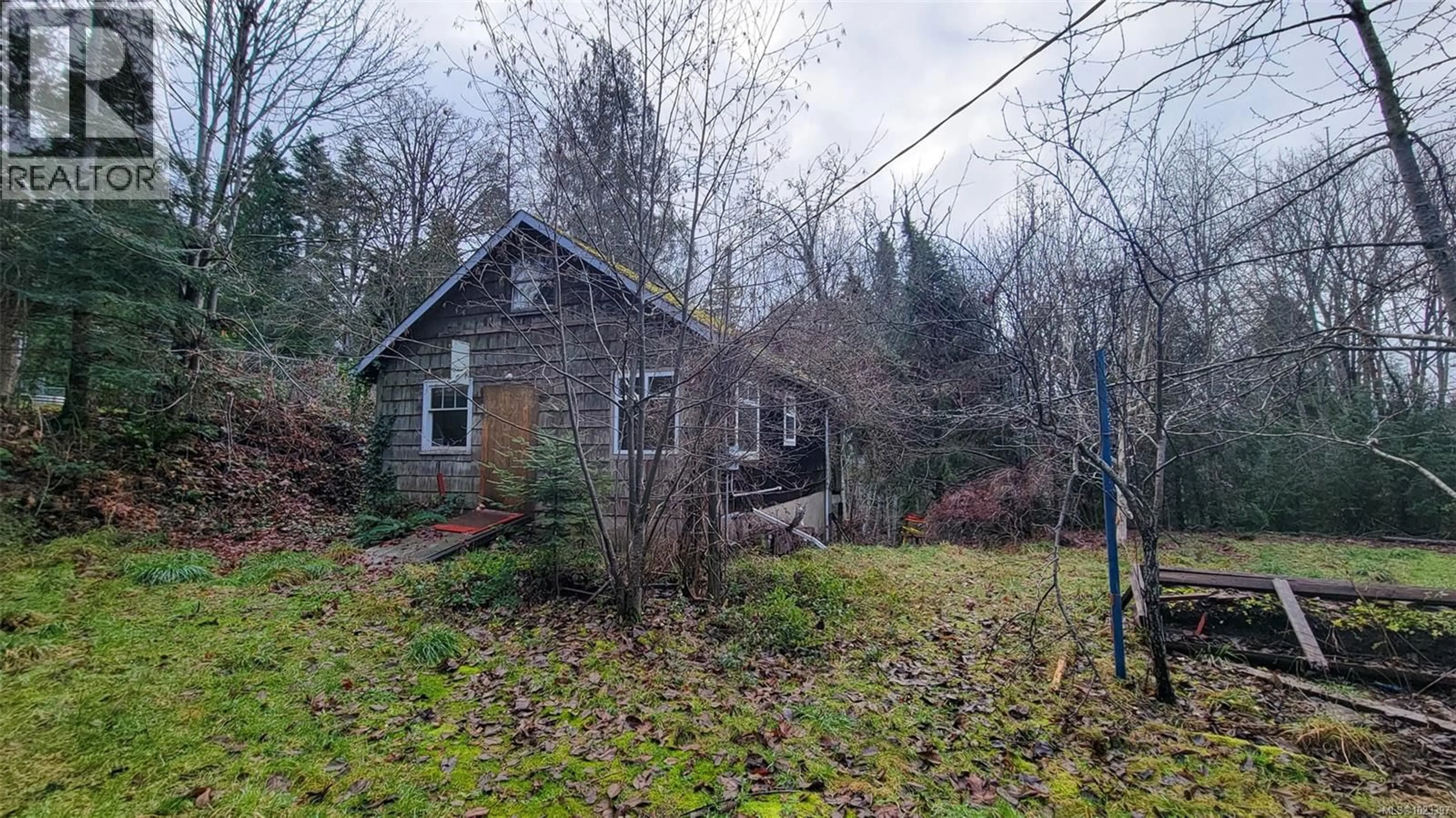 A pic from outside/outdoor area/front of a property/back of a property/a pic from drone, unknown for 4880 COMPTON ROAD, Port Alberni British Columbia V9Y7M5