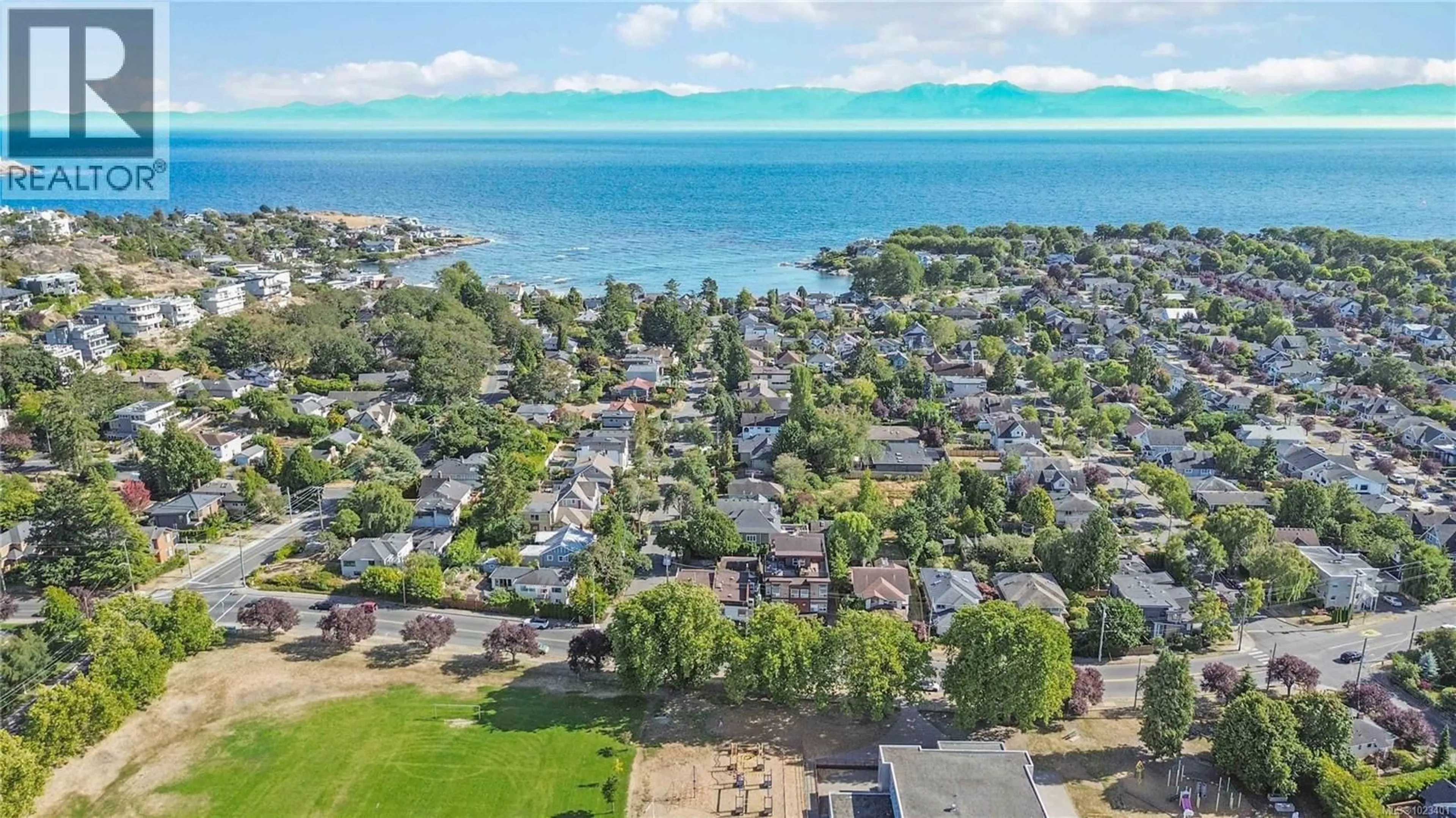 A pic from outside/outdoor area/front of a property/back of a property/a pic from drone, water/lake/river/ocean view for 4 - 1827 FAIRFIELD ROAD, Victoria British Columbia V8S1G9