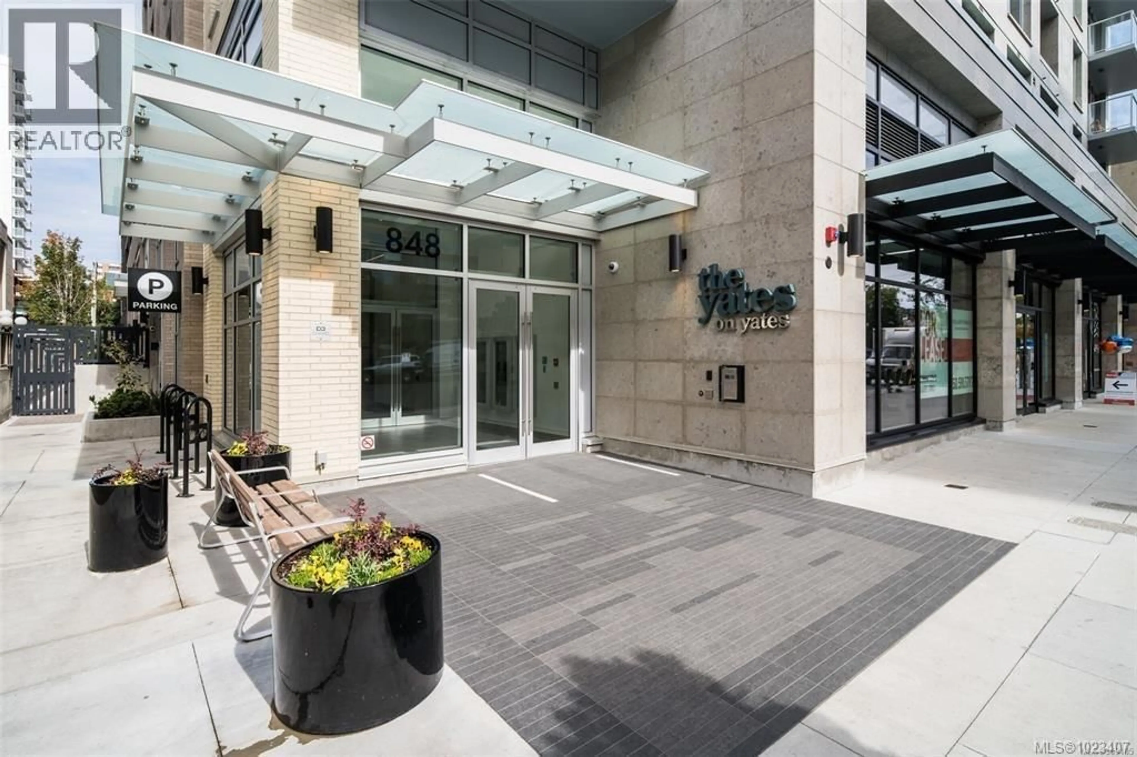 Indoor foyer for 1105 - 848 YATES STREET, Victoria British Columbia V8W0G2