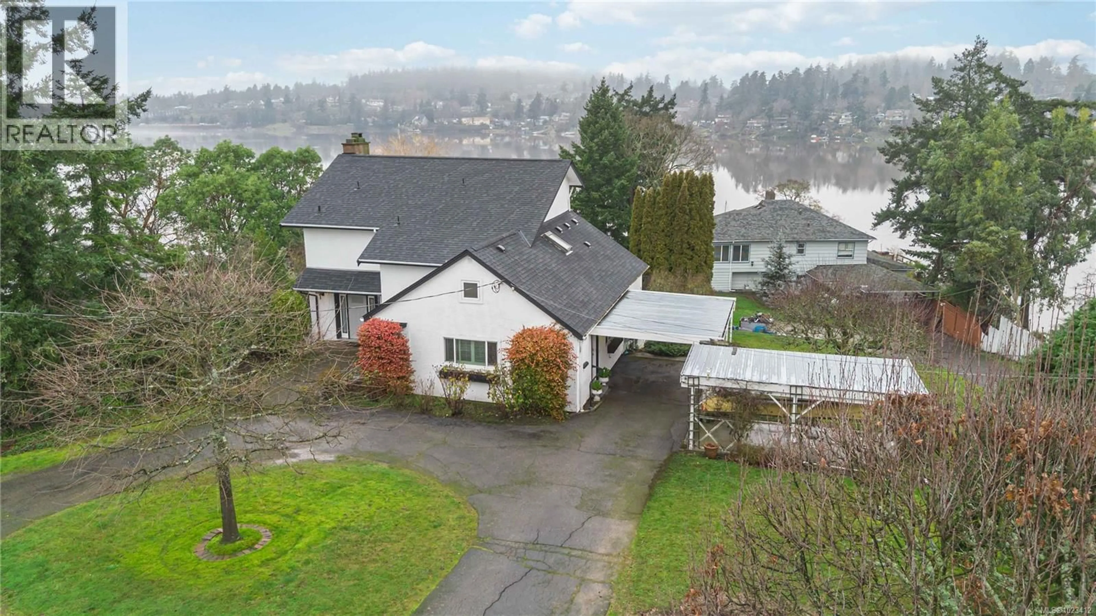 A pic from outside/outdoor area/front of a property/back of a property/a pic from drone, unknown for 956 WESTING ROAD, Saanich British Columbia V9A2G5