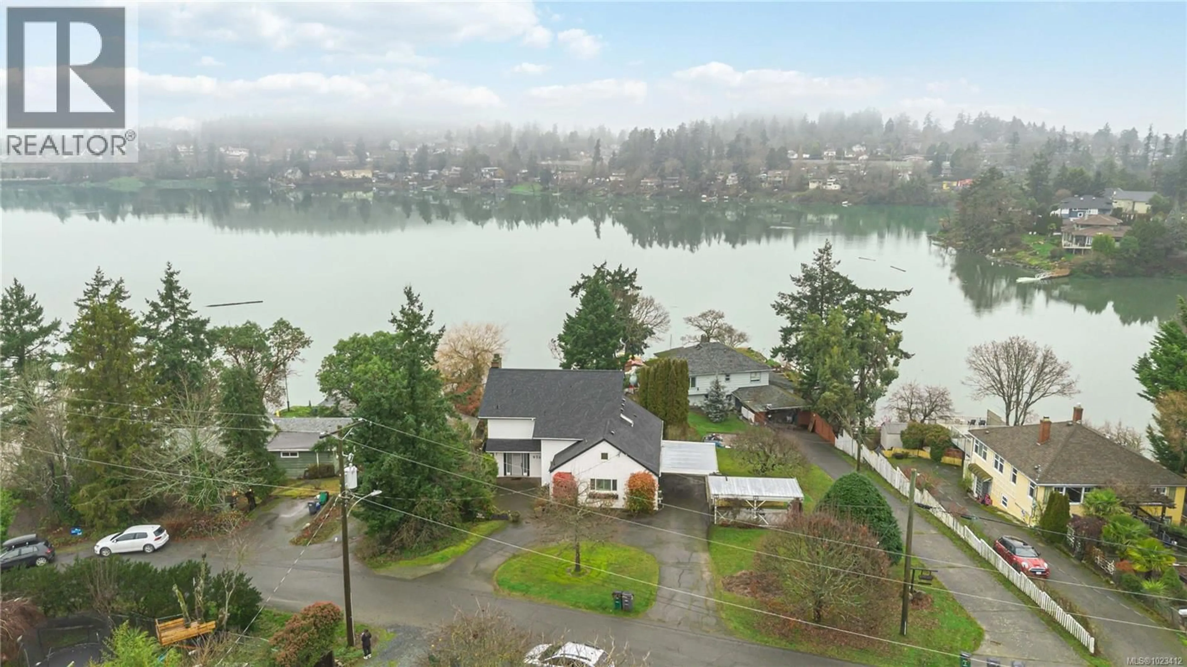 A pic from outside/outdoor area/front of a property/back of a property/a pic from drone, water/lake/river/ocean view for 956 WESTING ROAD, Saanich British Columbia V9A2G5
