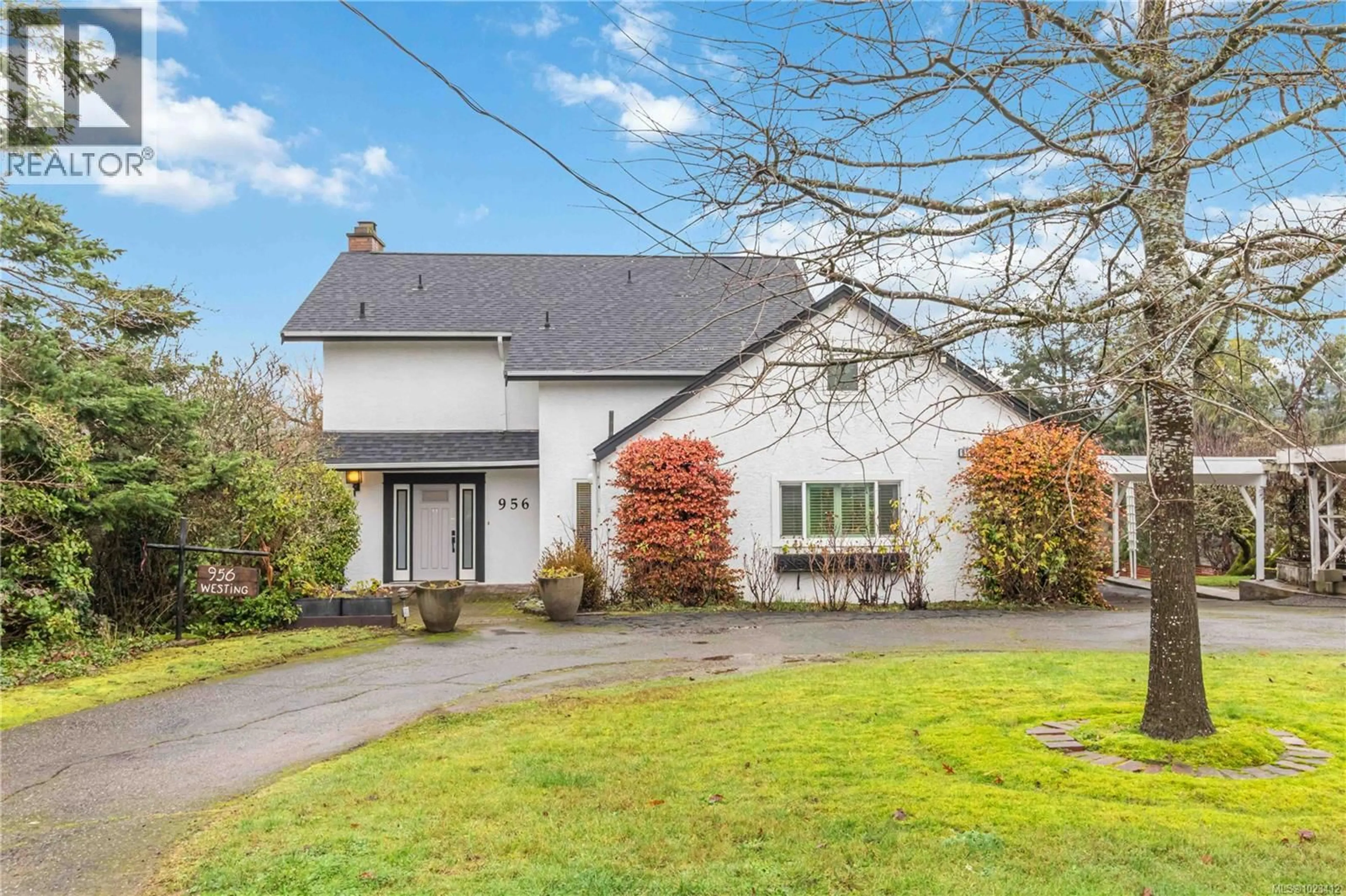 A pic from outside/outdoor area/front of a property/back of a property/a pic from drone, street for 956 WESTING ROAD, Saanich British Columbia V9A2G5