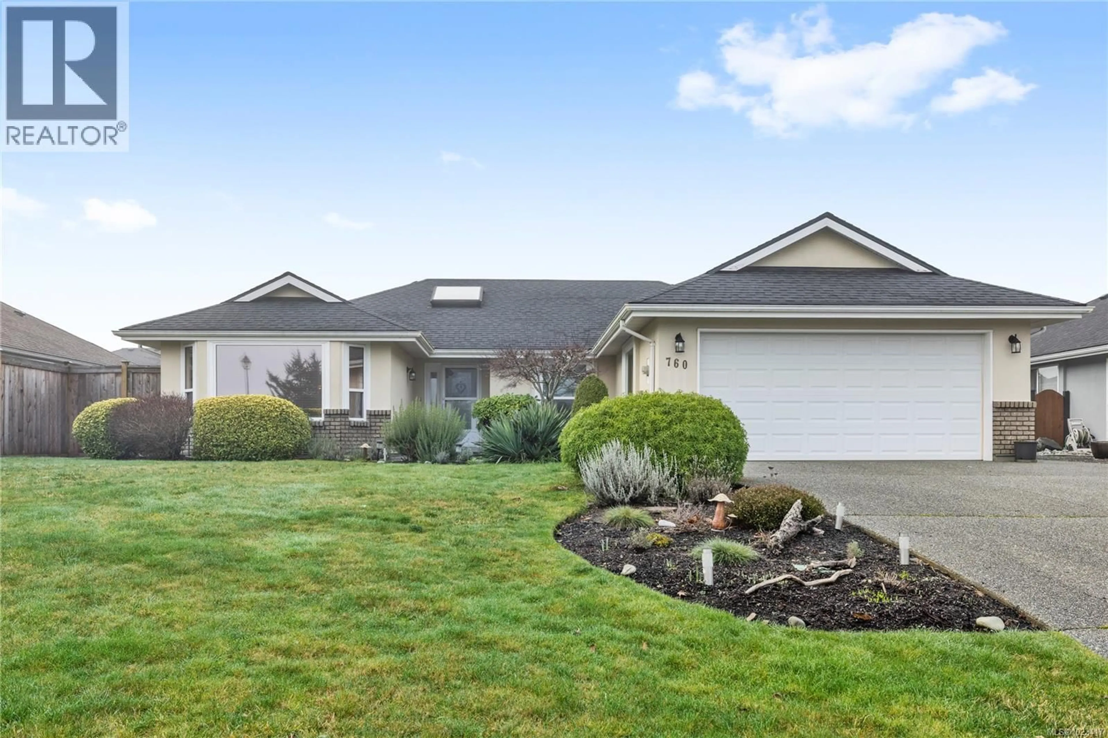 Home with vinyl exterior material, unknown for 760 CHARTWELL BOULEVARD, Qualicum Beach British Columbia V9K2J4