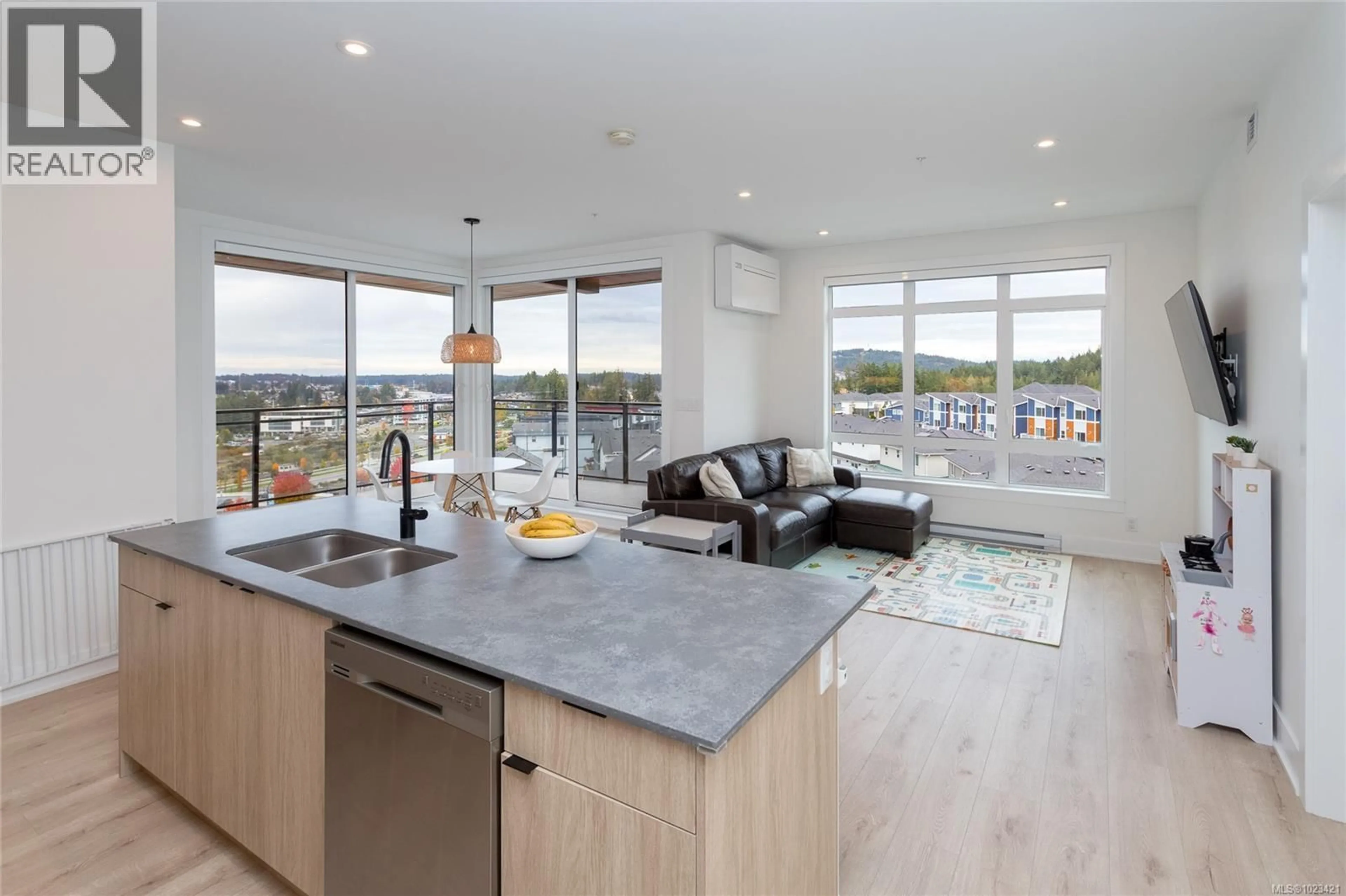 Open concept kitchen, unknown for 314 - 1110 SAMAR CRESCENT, Langford British Columbia V9B7B2