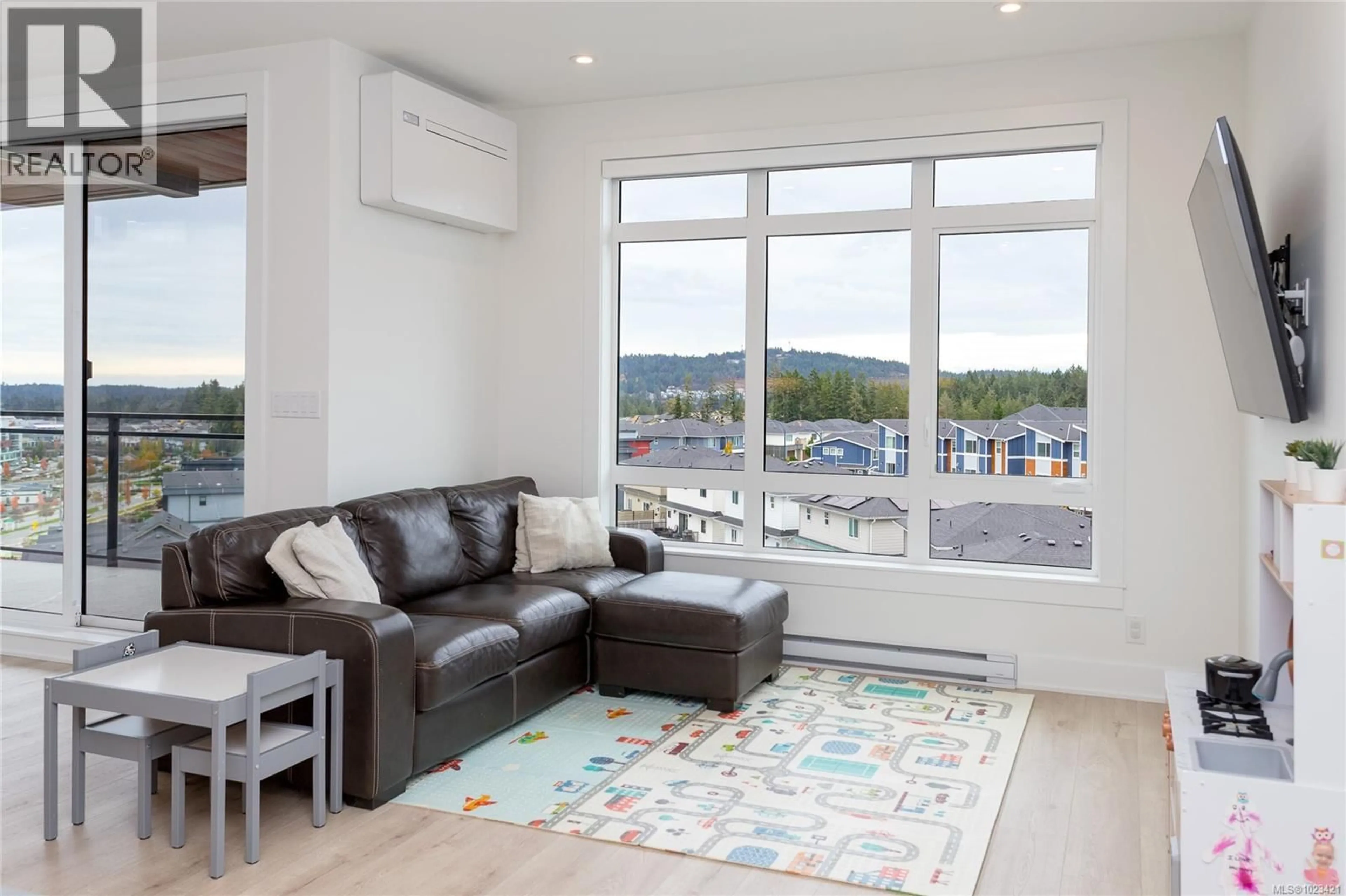 Living room with furniture, wood/laminate floor for 314 - 1110 SAMAR CRESCENT, Langford British Columbia V9B7B2