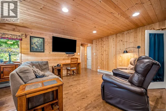 1415 BAIKIE ROAD, Denman Island 3