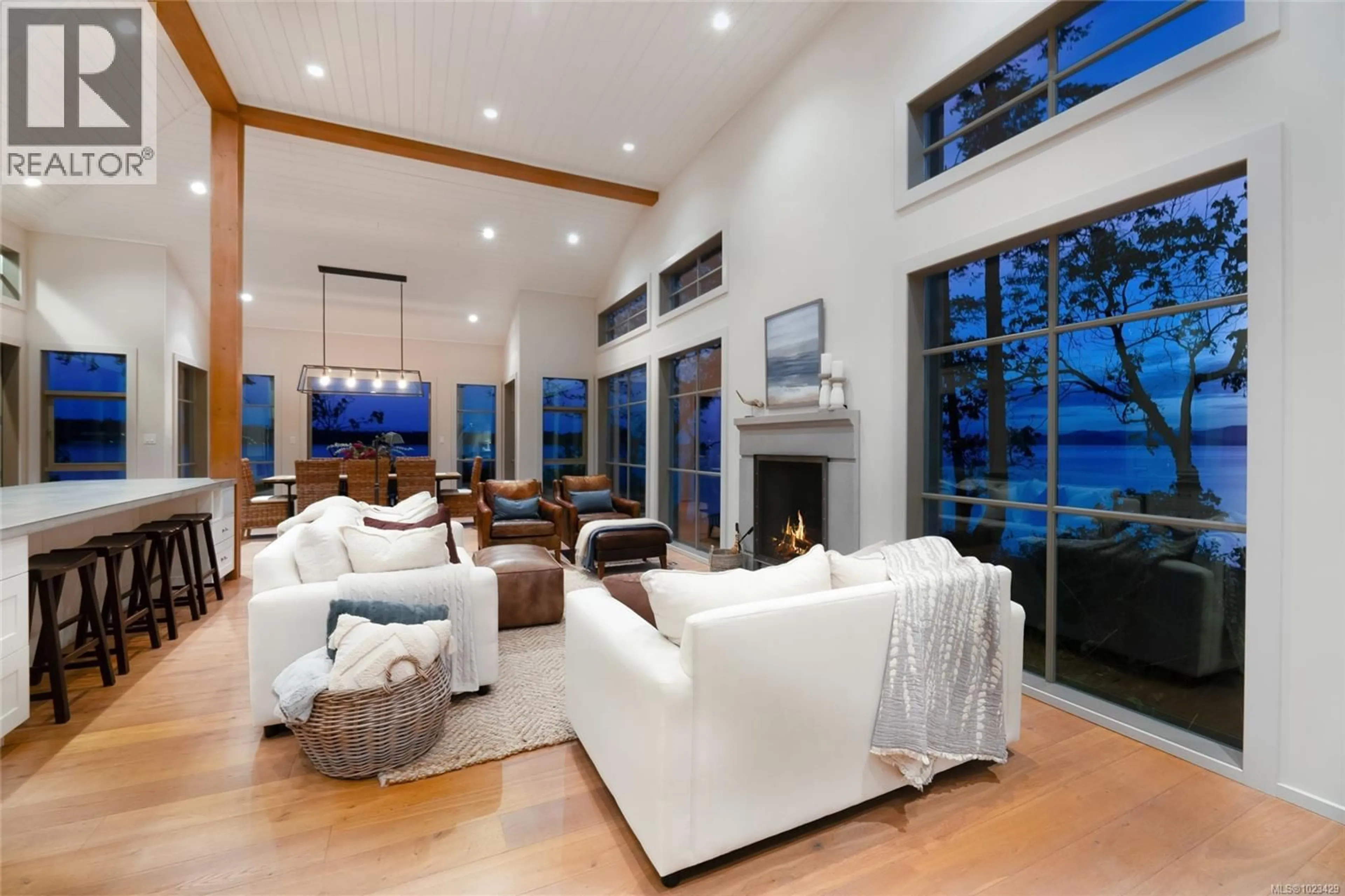 Living room with furniture, unknown for 1341 MADRONA DRIVE, Nanoose Bay British Columbia V9P9C9