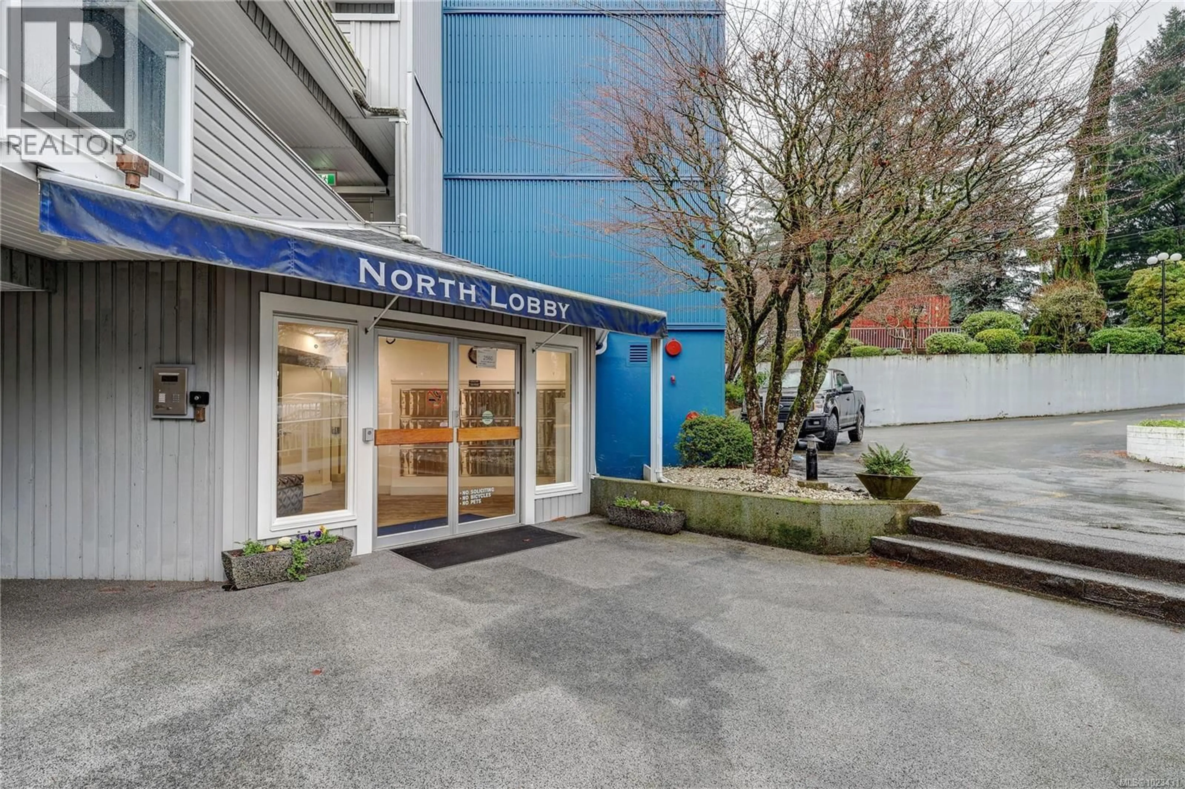 Lobby for 606 - 2562 DEPARTURE BAY ROAD, Nanaimo British Columbia V9S5P1