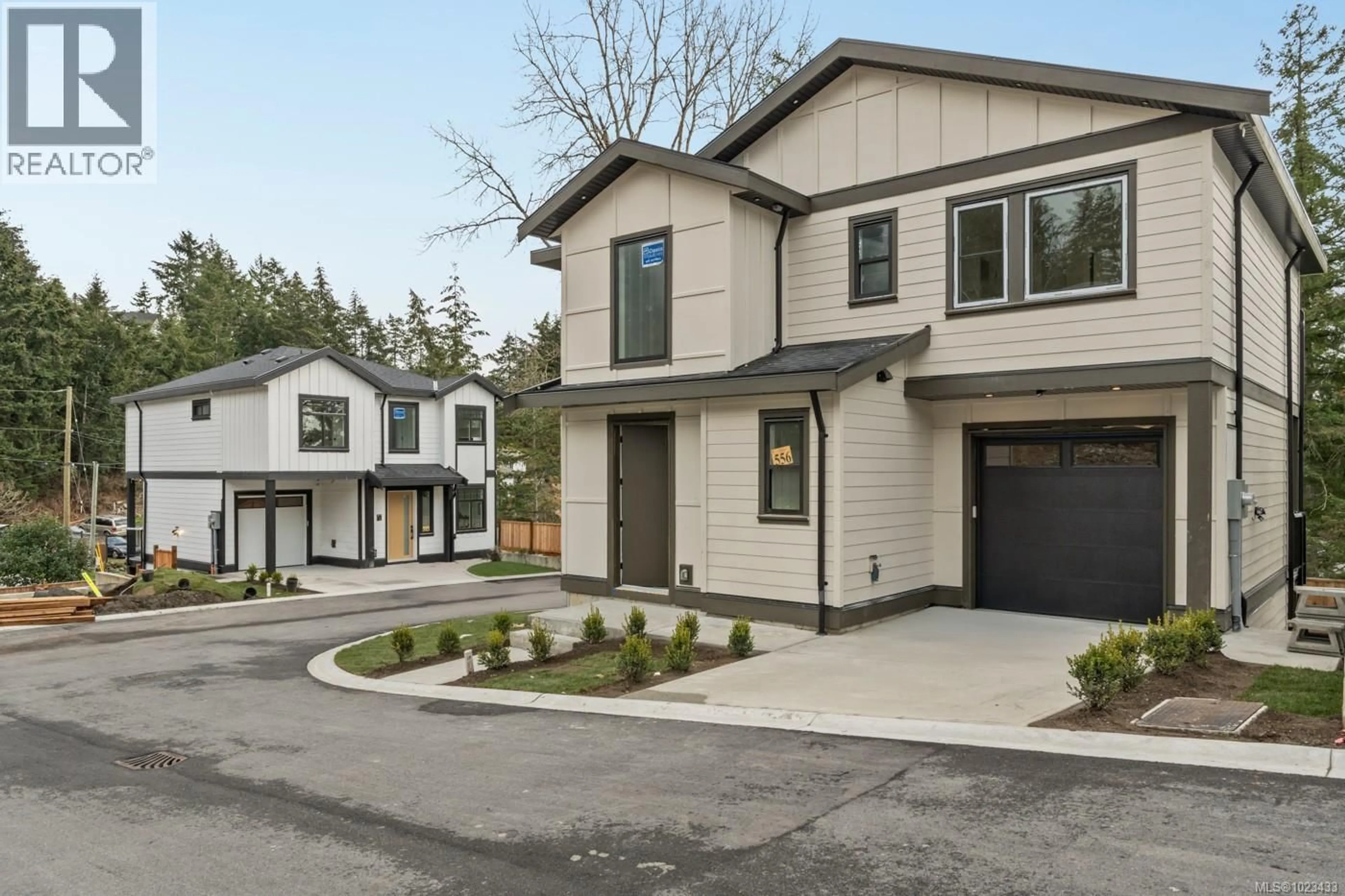 Home with vinyl exterior material, street for 556 BELFORD PLACE, Langford British Columbia V9B6C1