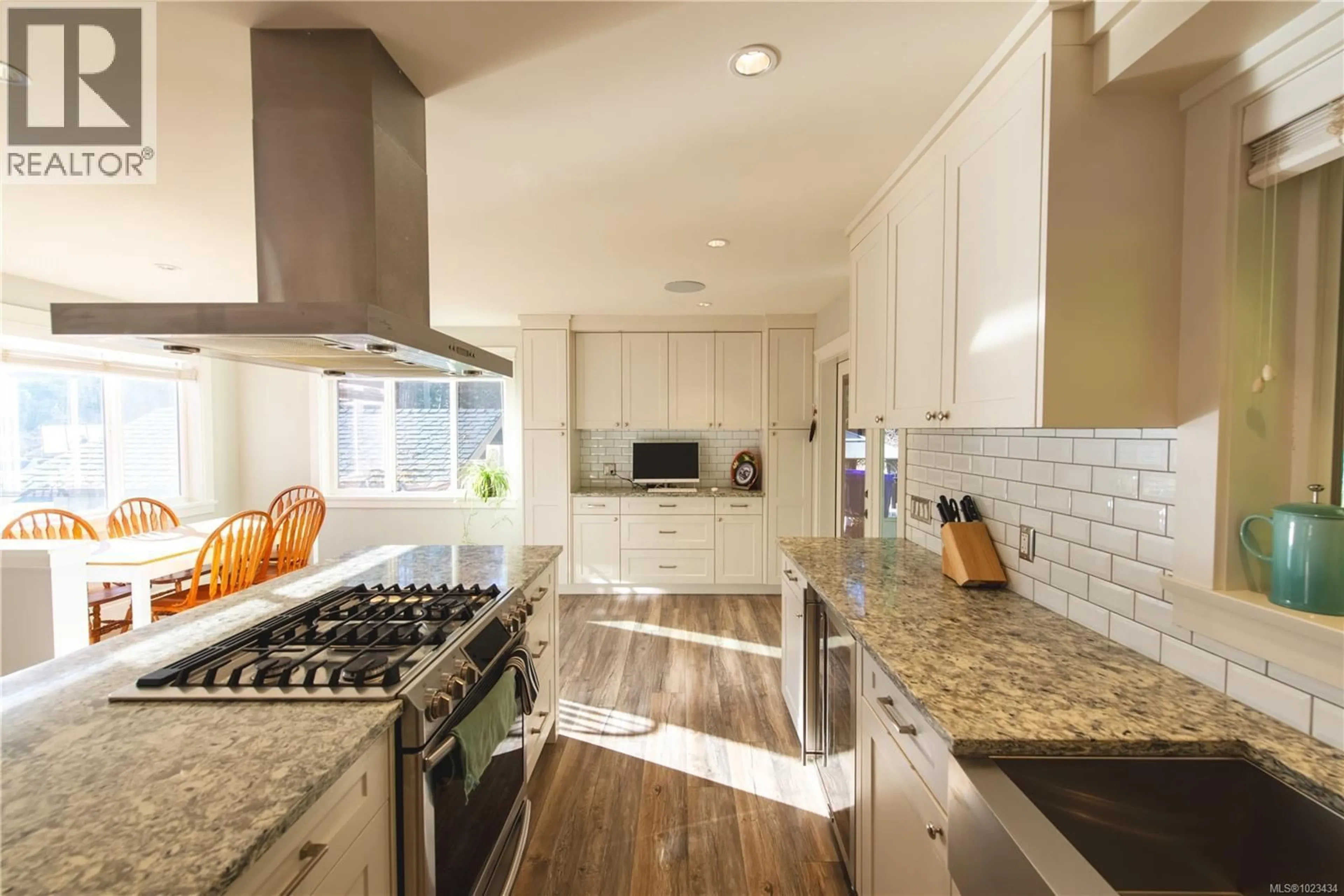 Contemporary kitchen, ceramic/tile floor for 2511 DUNCAN PLACE, Langford British Columbia V9B3P2