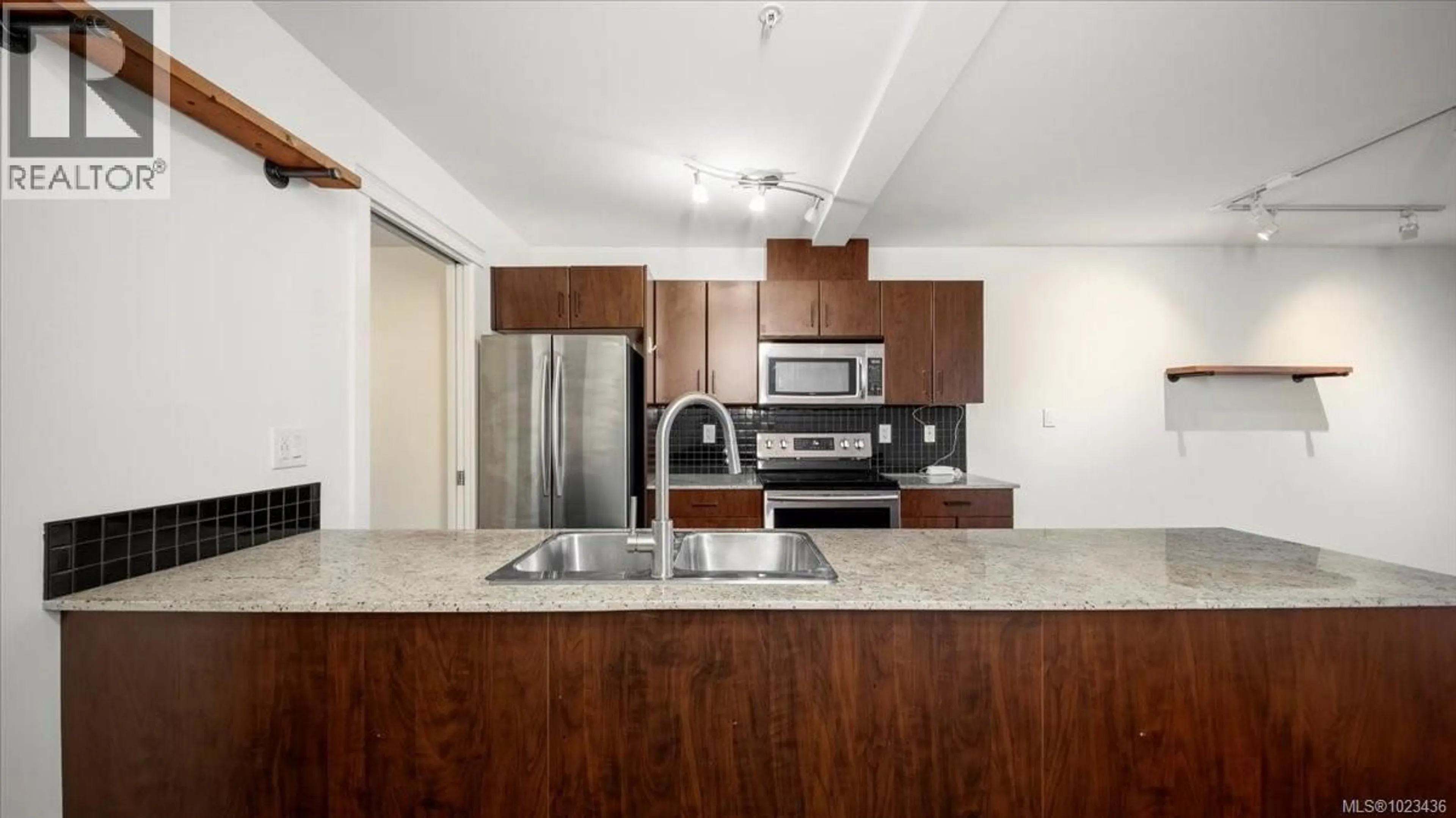 Standard kitchen, unknown for 213 - 1405 ESQUIMALT ROAD, Esquimalt British Columbia V9A0A4