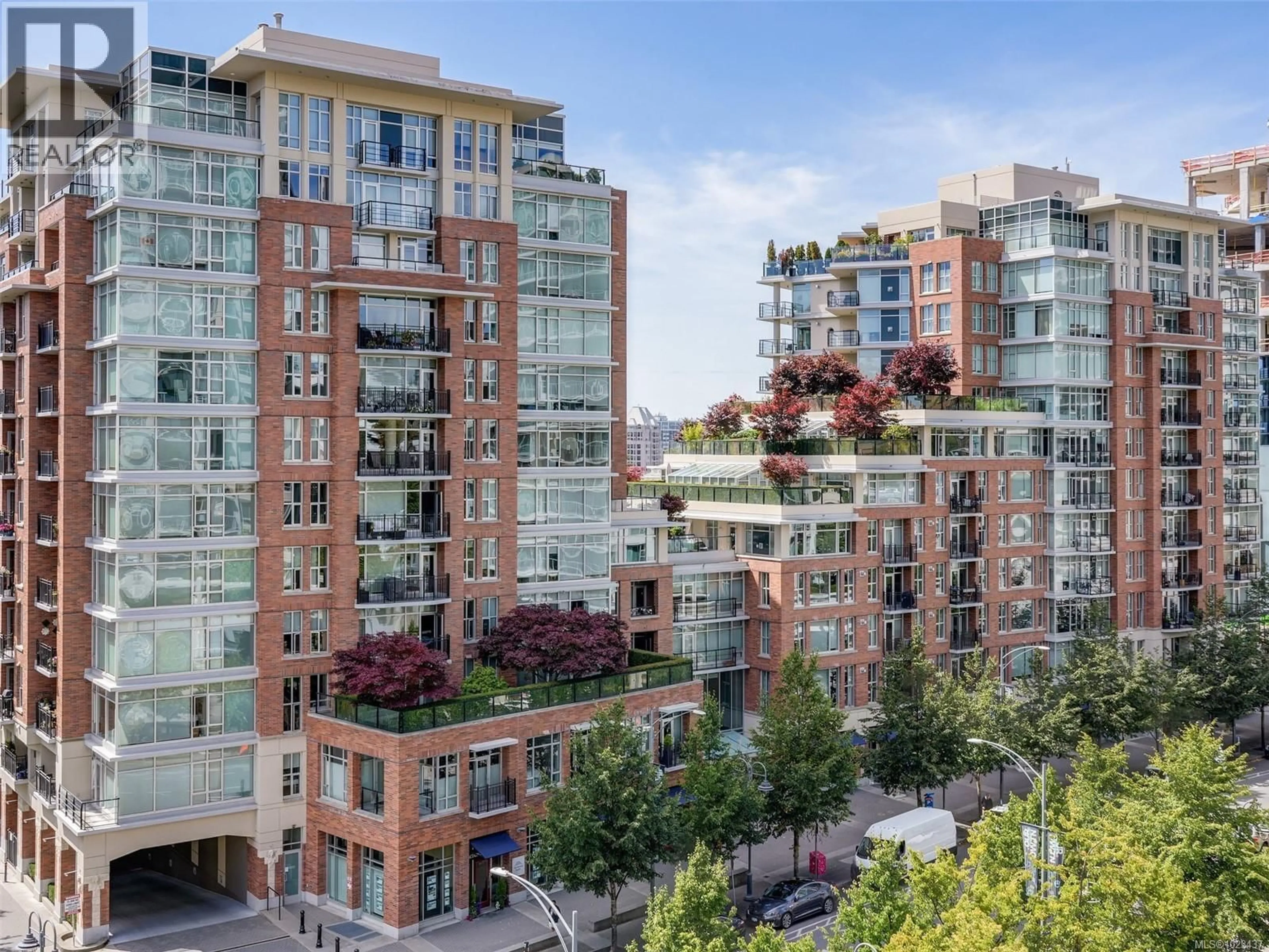 A pic from outside/outdoor area/front of a property/back of a property/a pic from drone, city buildings view from balcony for S401 - 737 HUMBOLDT STREET, Victoria British Columbia V8W1B1