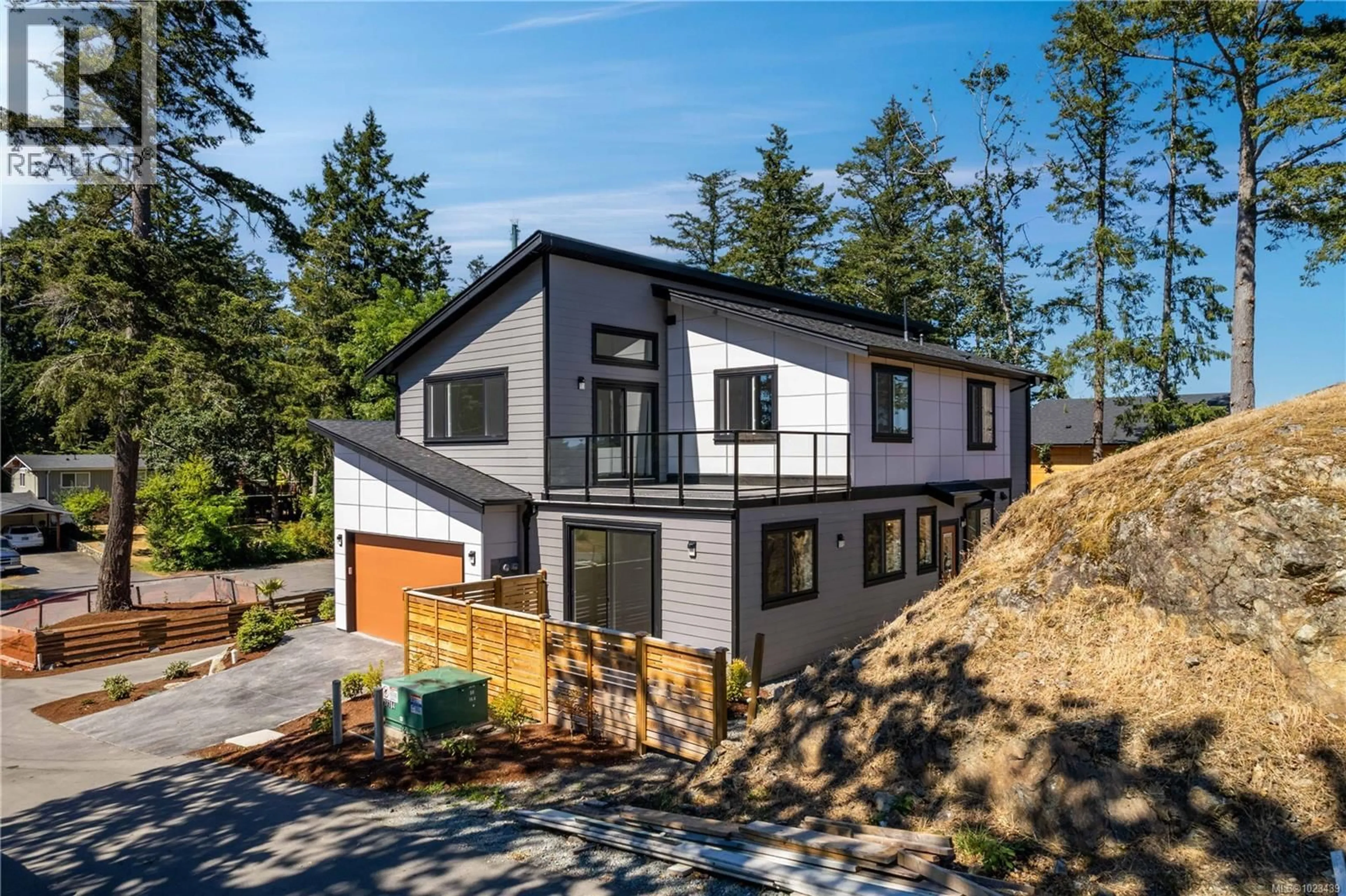 Unknown for 231 HEDDLE AVENUE, View Royal British Columbia V9B1T9