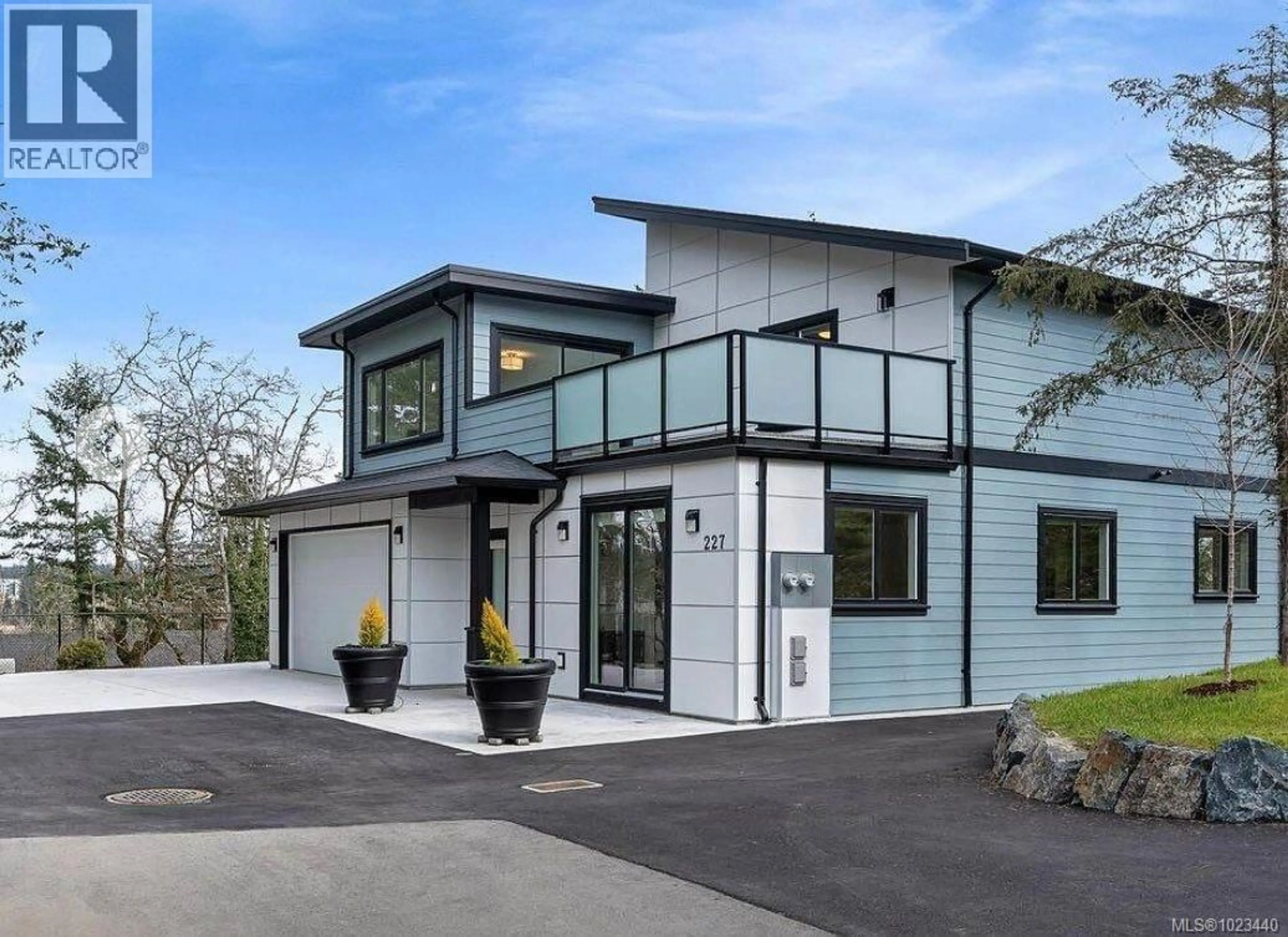 Home with vinyl exterior material, street for 227 HEDDLE AVENUE, View Royal British Columbia V9B1T9