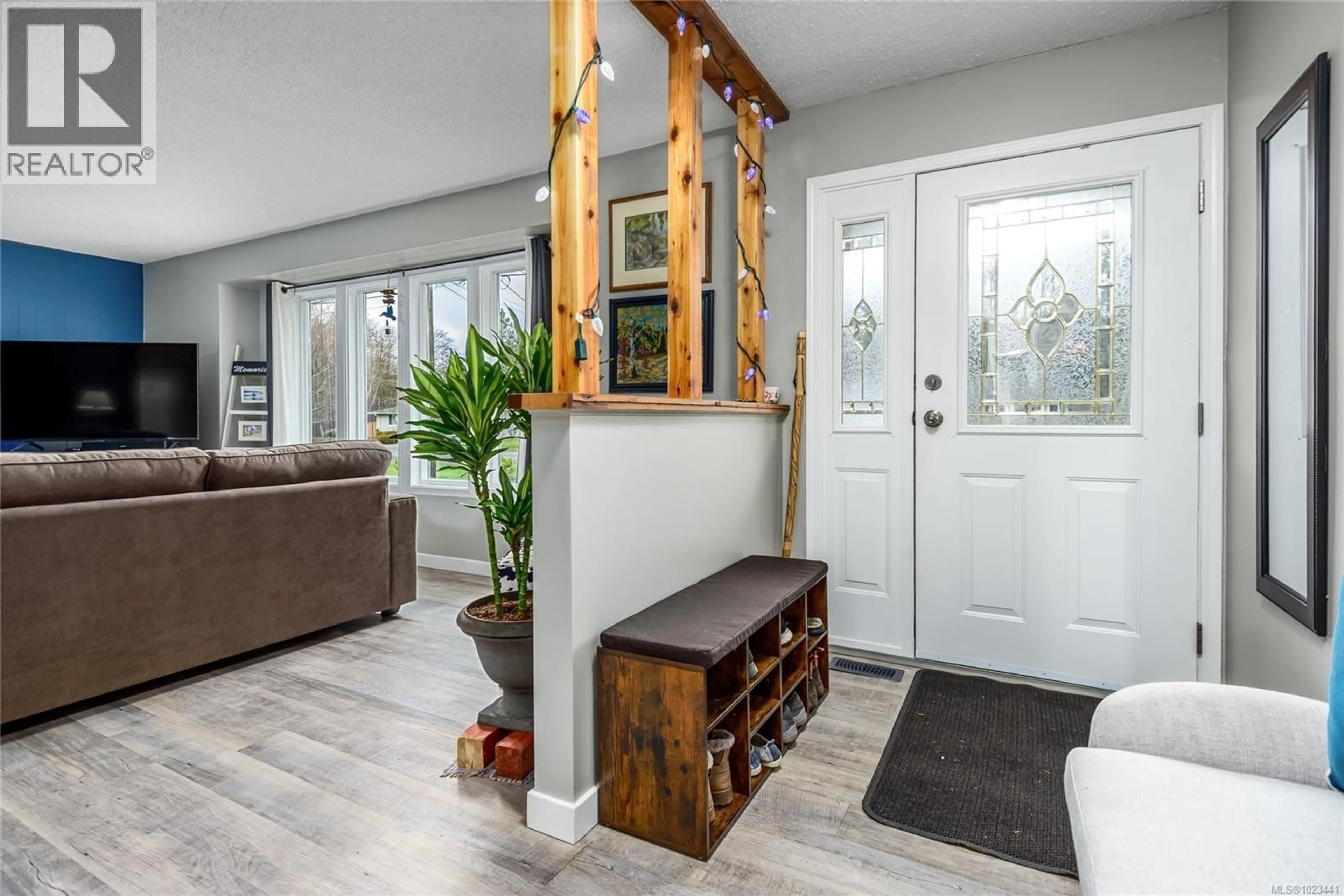 Indoor entryway for 645 WILLIAMS ROAD, Courtenay British Columbia V9N6E8