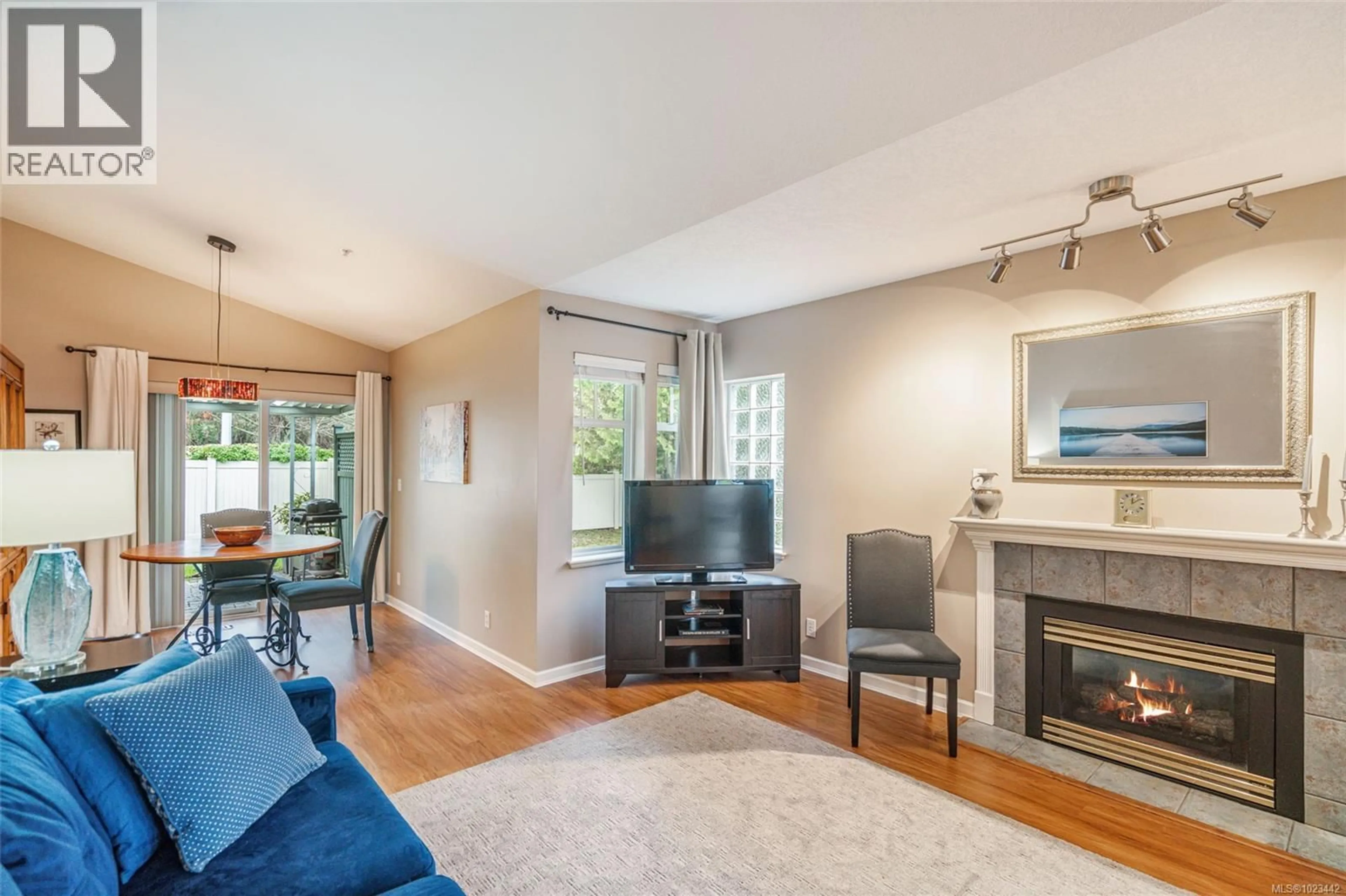 Living room with furniture, unknown for 6179 ROSECROFT PLACE, Nanaimo British Columbia V9T6L2