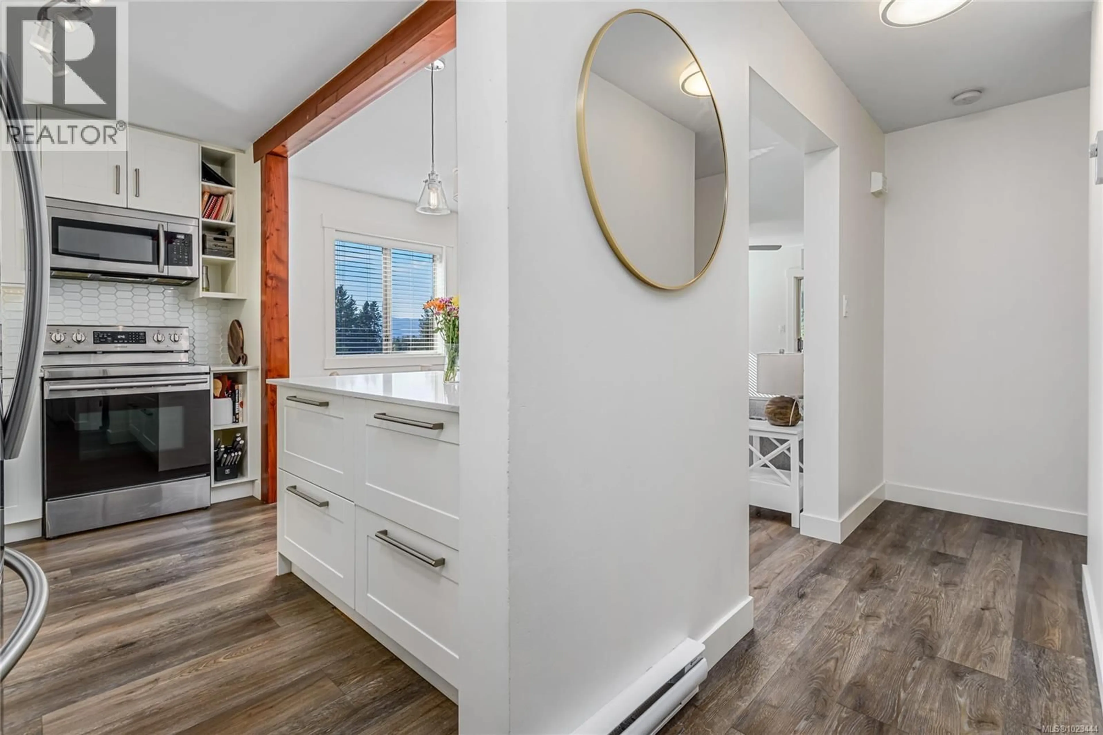 Indoor entryway for 304 - 4685 ALDERWOOD PLACE, Courtenay British Columbia V9N9A1