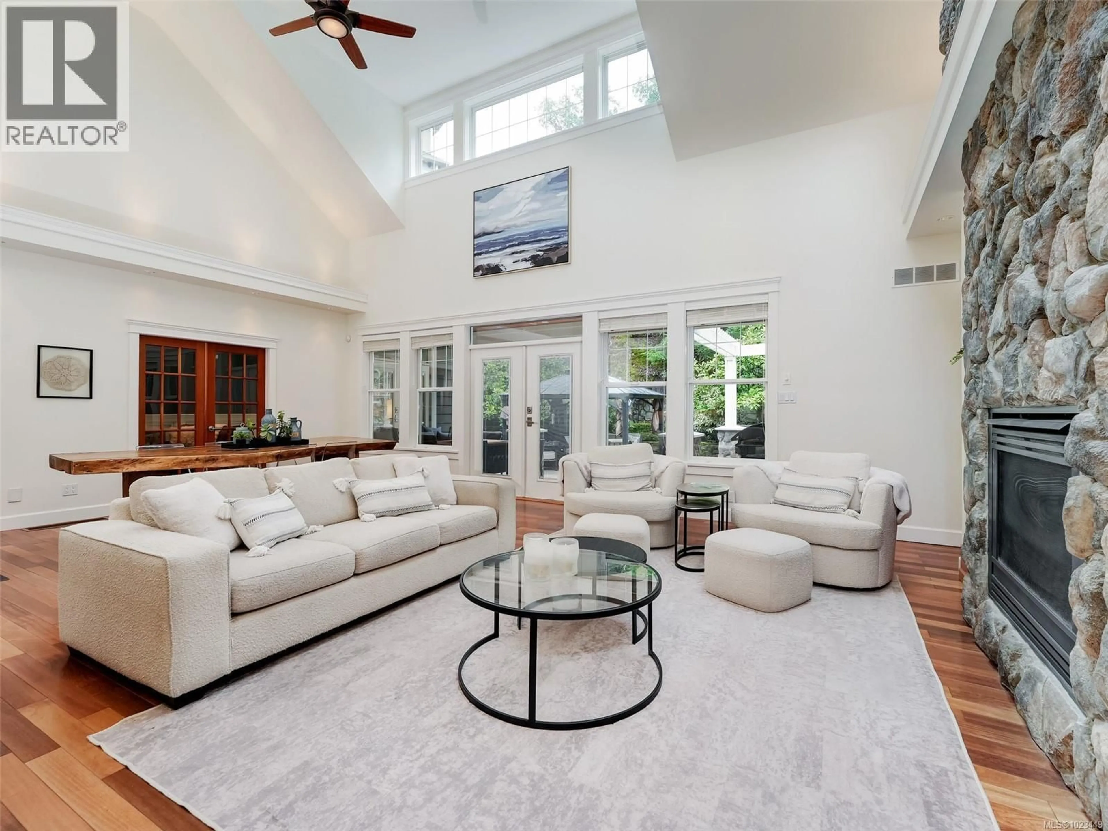 Living room with furniture, unknown for 2196 NICKLAUS DRIVE, Langford British Columbia V9B6T3