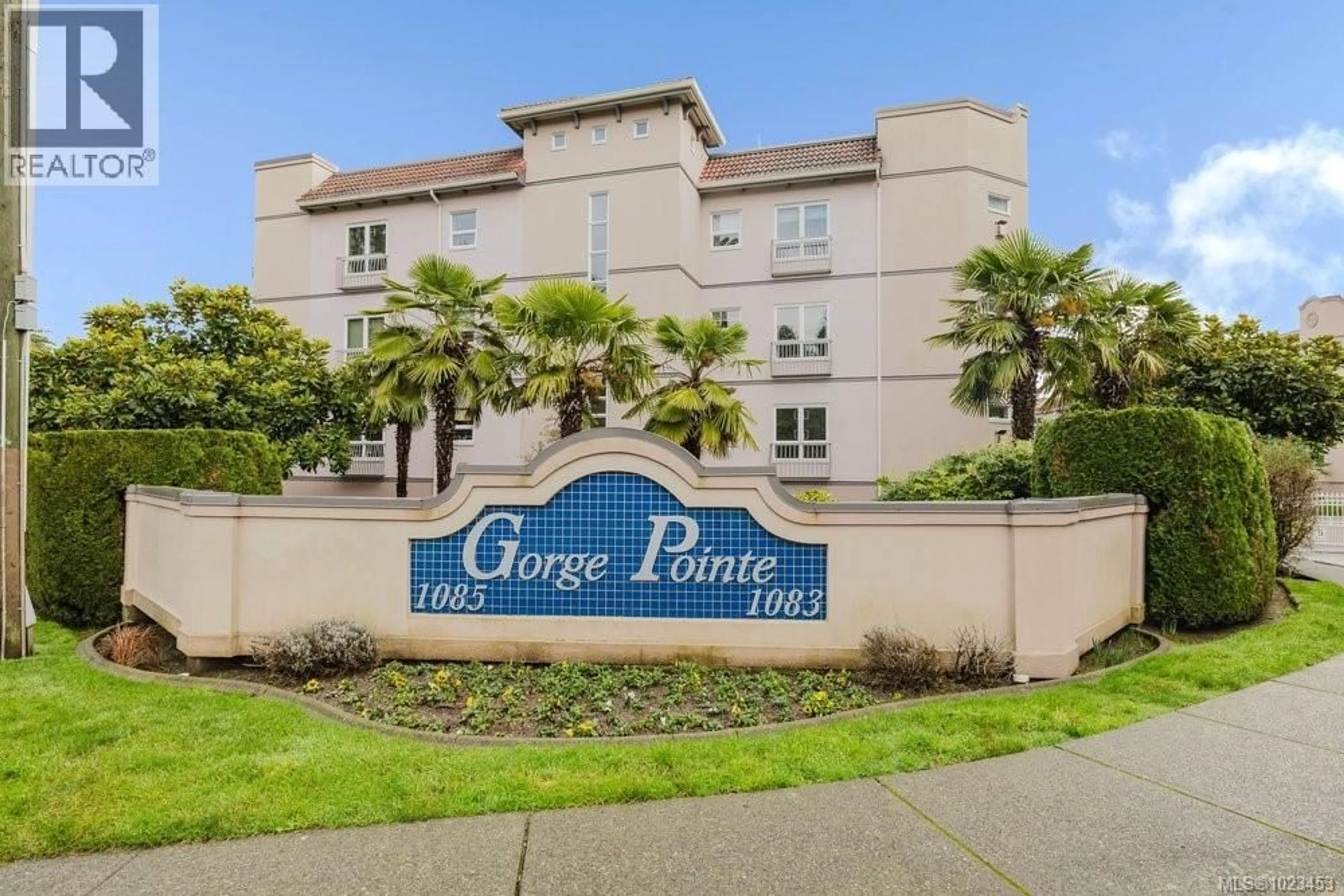 Patio, water/lake/river/ocean view for 401 - 1085 TILLICUM ROAD, Esquimalt British Columbia V9A7M3