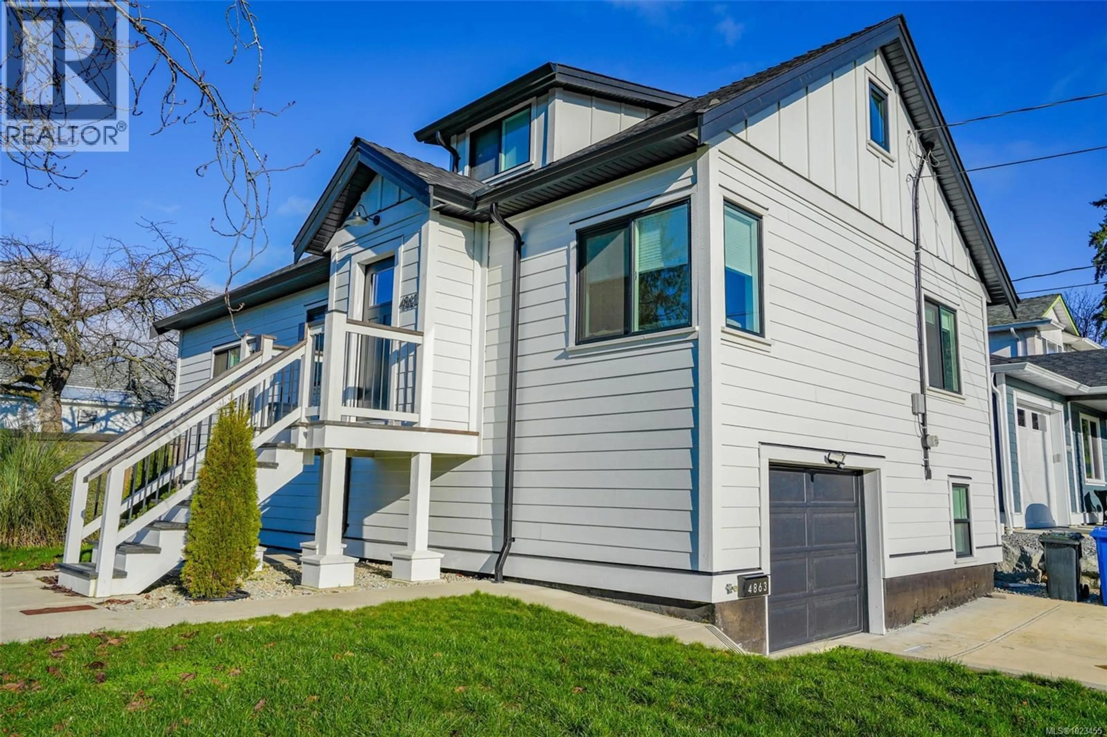 Home with vinyl exterior material, street for 4863 MAY STREET, Port Alberni British Columbia V9Y6R6