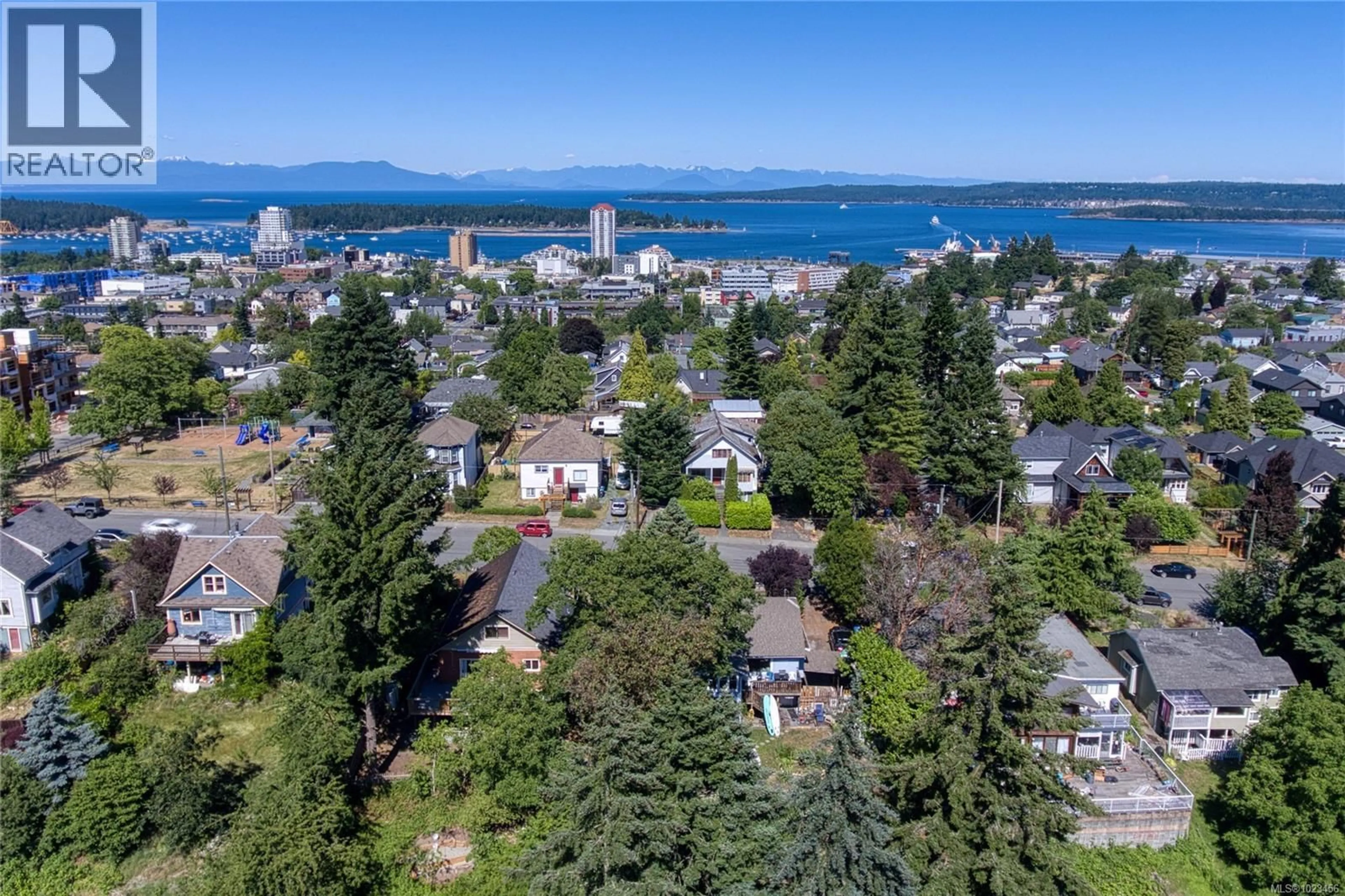 A pic from outside/outdoor area/front of a property/back of a property/a pic from drone, water/lake/river/ocean view for 415 MACHLEARY STREET, Nanaimo British Columbia V9R2H1
