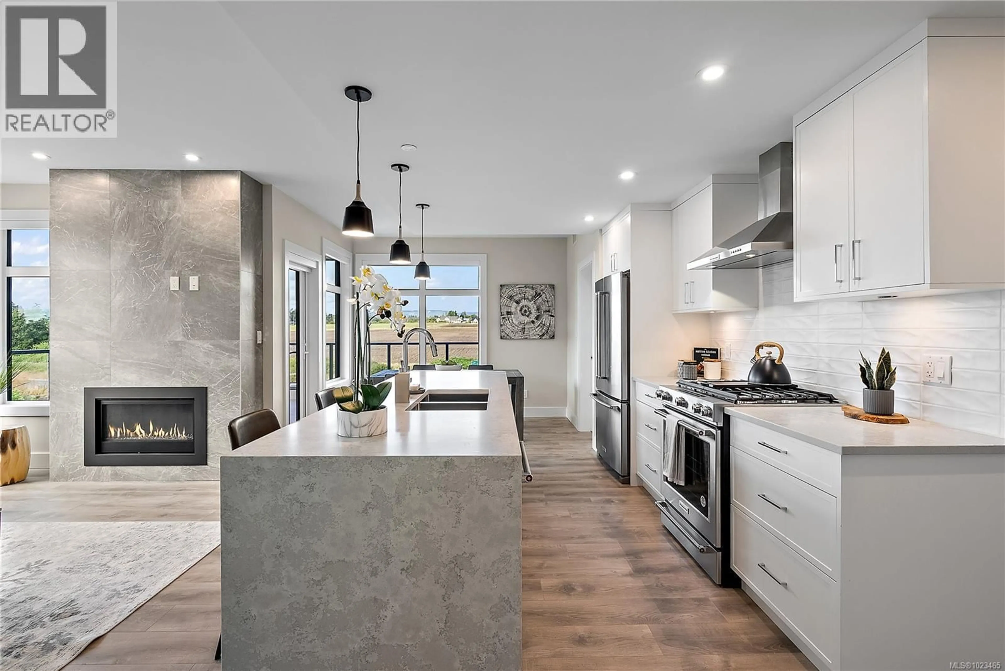 Contemporary kitchen, unknown for 208 - 2520 HACKETT CRESCENT, Central Saanich British Columbia V8M0C5