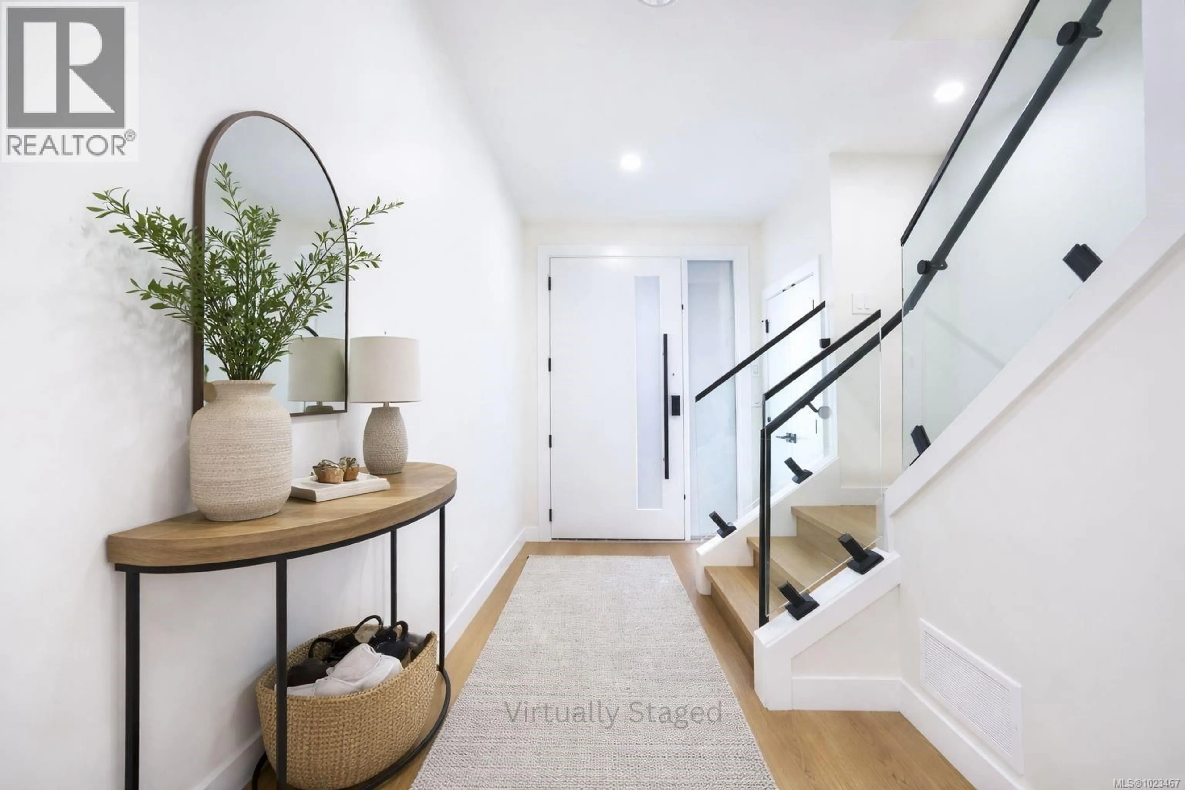 Indoor entryway for 850 SUNDERLAND AVENUE, Nanaimo British Columbia V9S4Z4