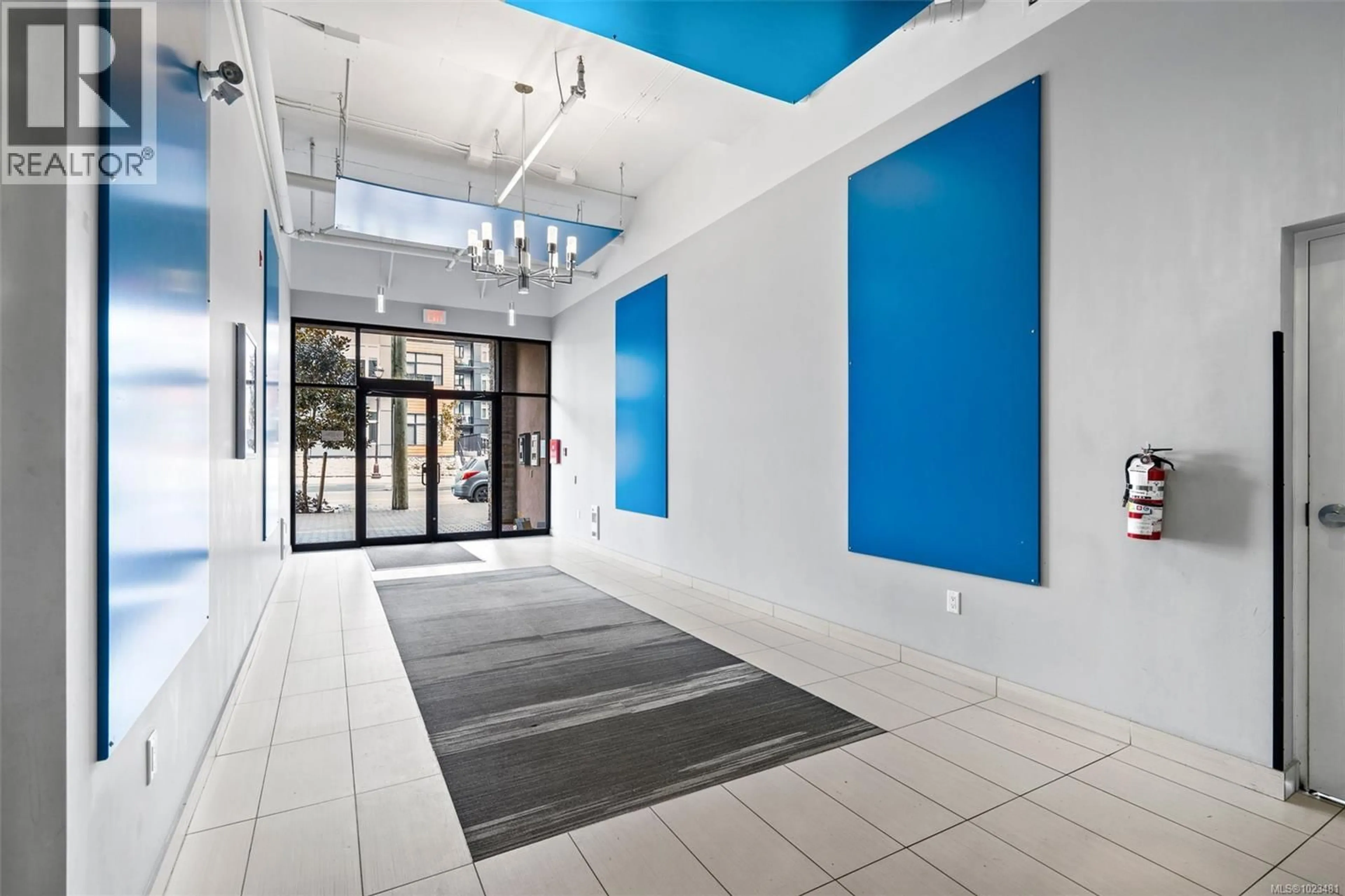 Indoor foyer for 304 - 2871 JACKLIN ROAD, Langford British Columbia V9B0P3