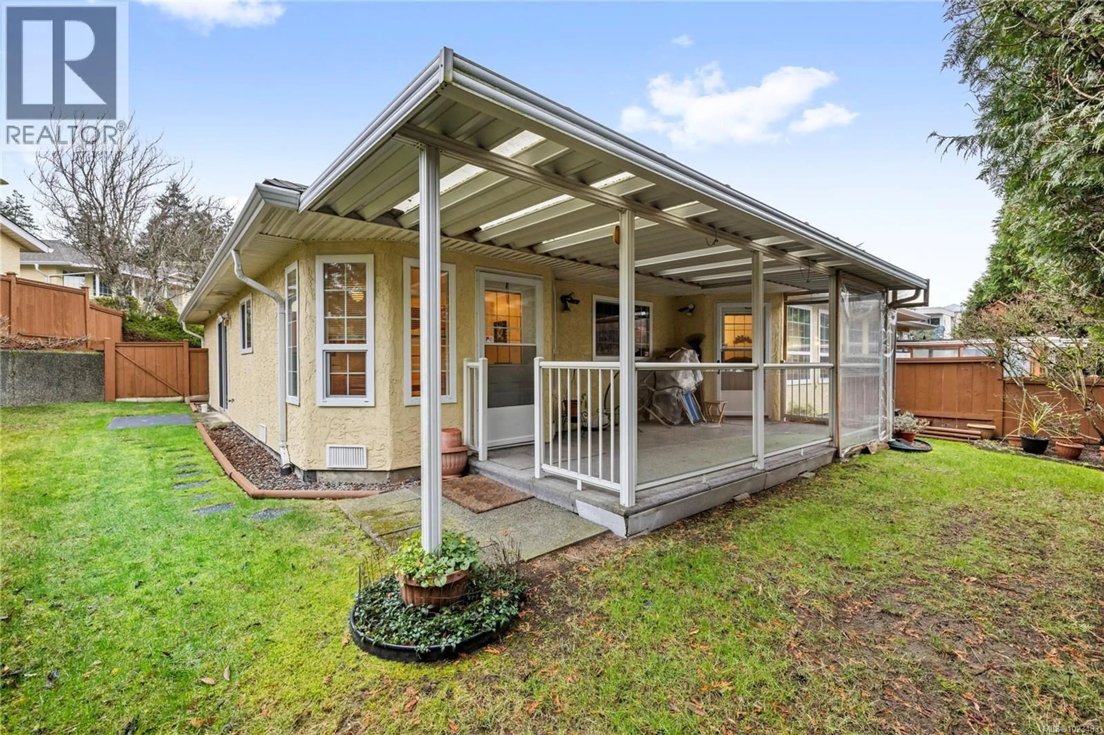 Patio, street for 2 - 4752 UPLANDS DRIVE, Nanaimo British Columbia V9T5V1