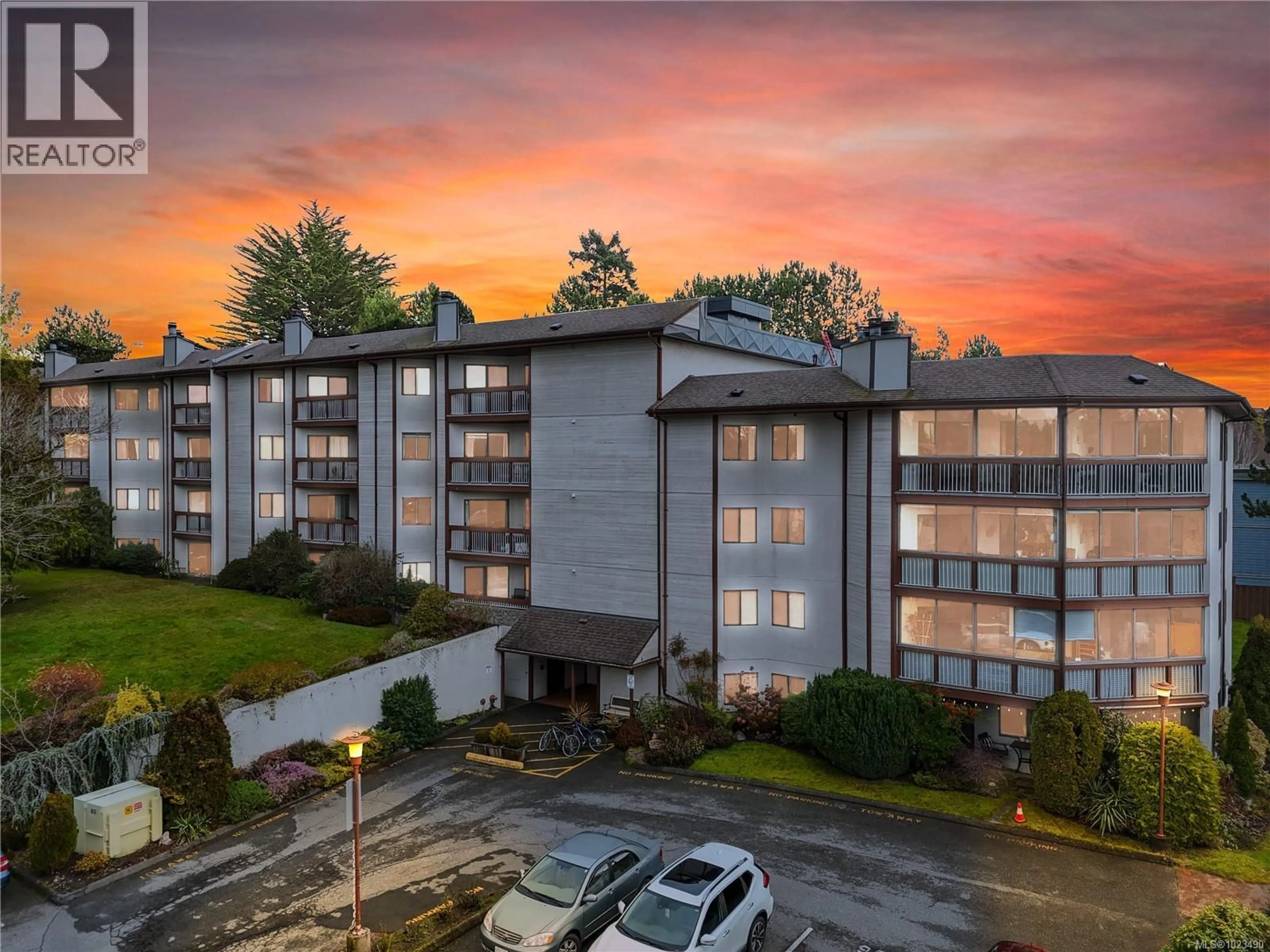 Unknown for 304 - 69 GORGE ROAD WEST, Saanich British Columbia V9A1L9