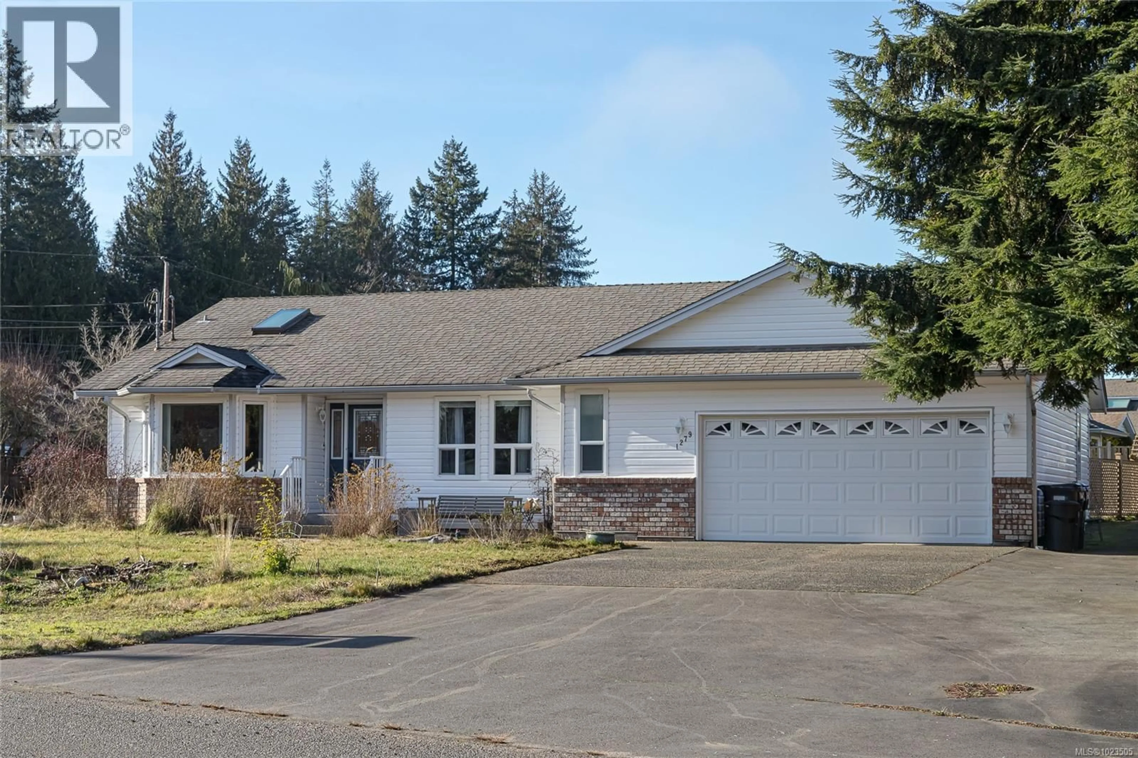 Home with vinyl exterior material, street for 1279 GILLEY CRESCENT, Parksville British Columbia V9P1W5