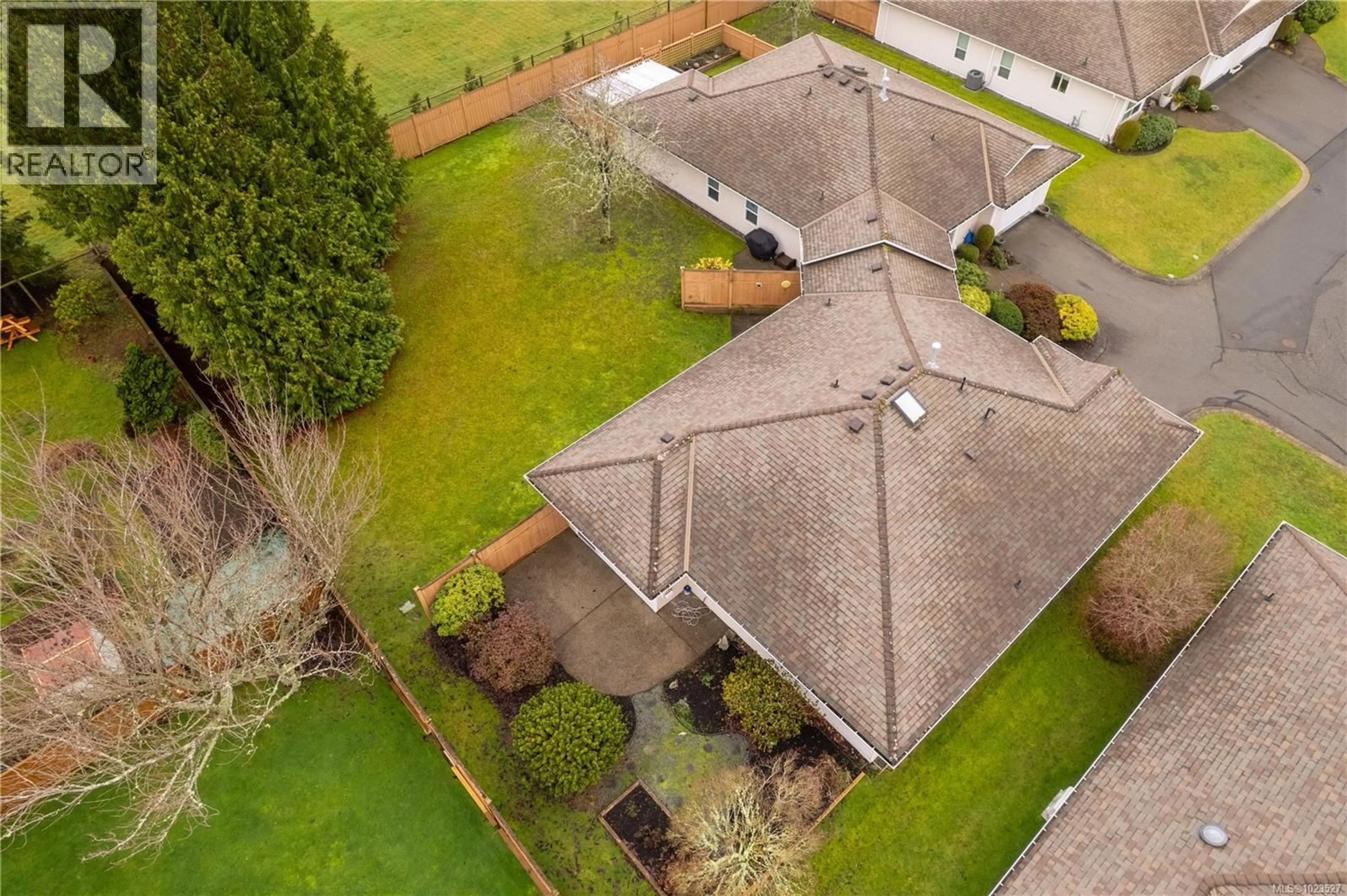 A pic from outside/outdoor area/front of a property/back of a property/a pic from drone, unknown for 119 - 240 STANFORD AVENUE EAST, Parksville British Columbia V9P2K8