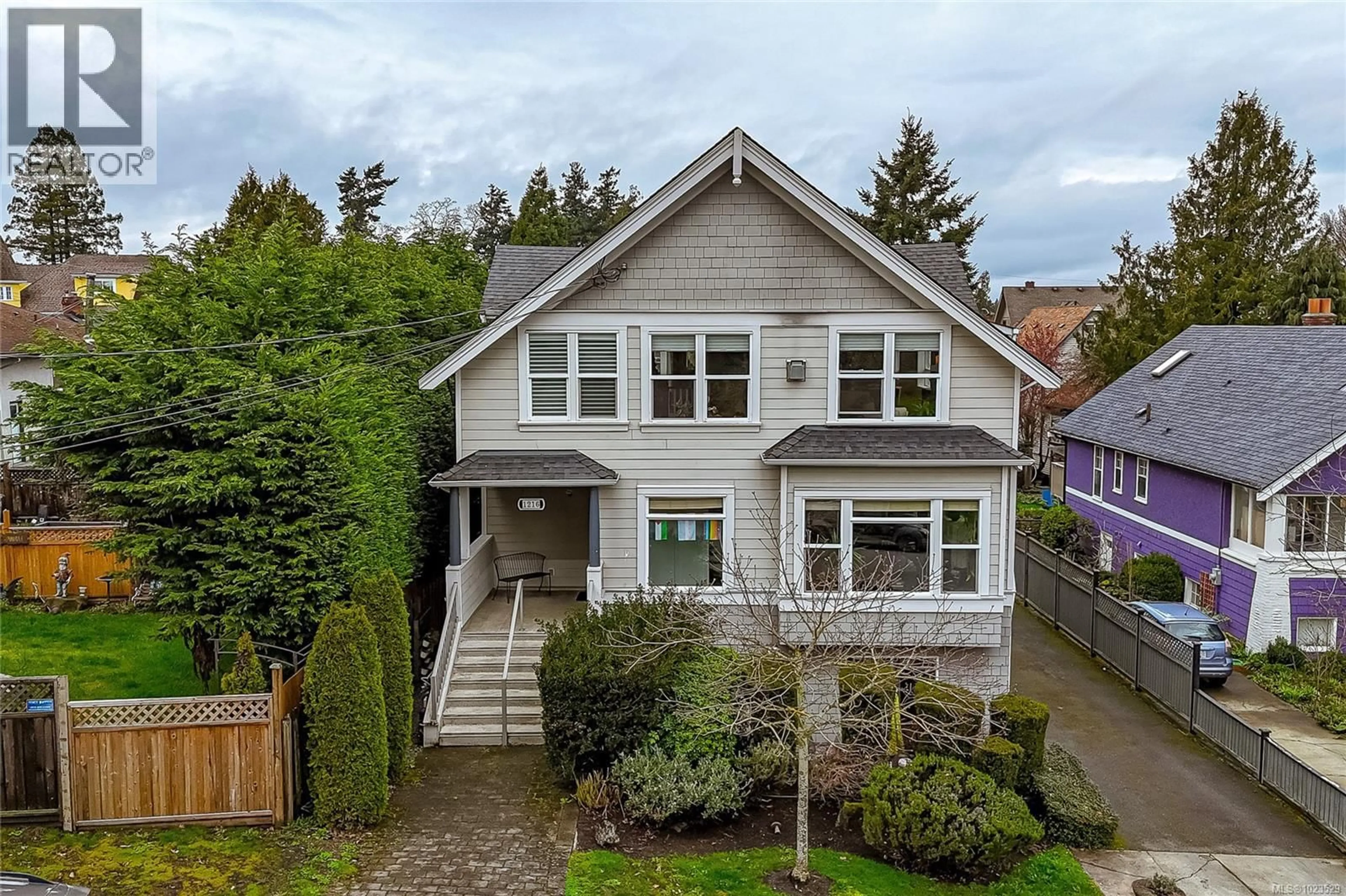 A pic from outside/outdoor area/front of a property/back of a property/a pic from drone, street for D - 1216 STYLES STREET, Victoria British Columbia V9A3Z5