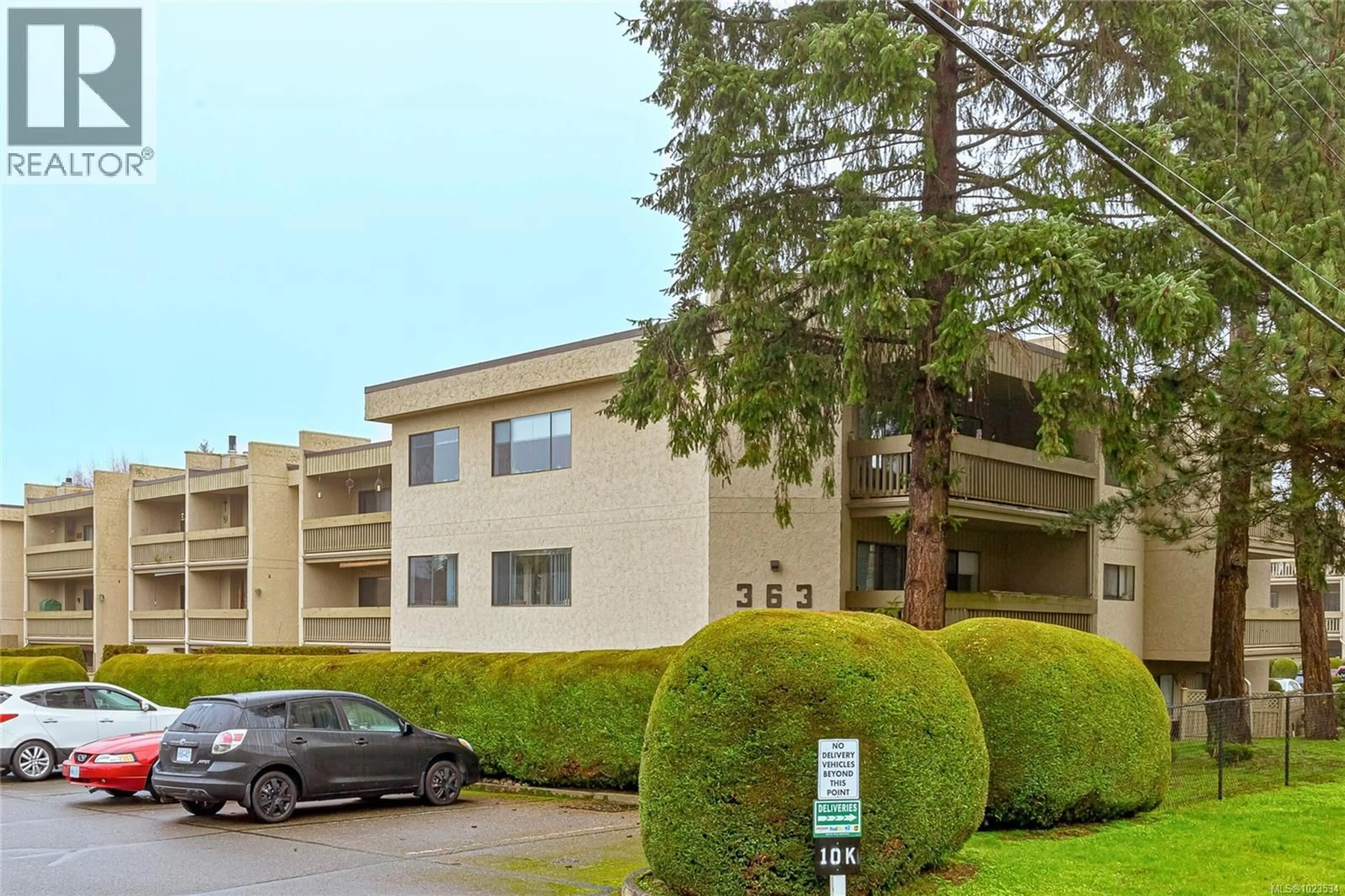 Patio, mountain view for 201 - 363 MORISON AVENUE, Parksville British Columbia V9P1P4