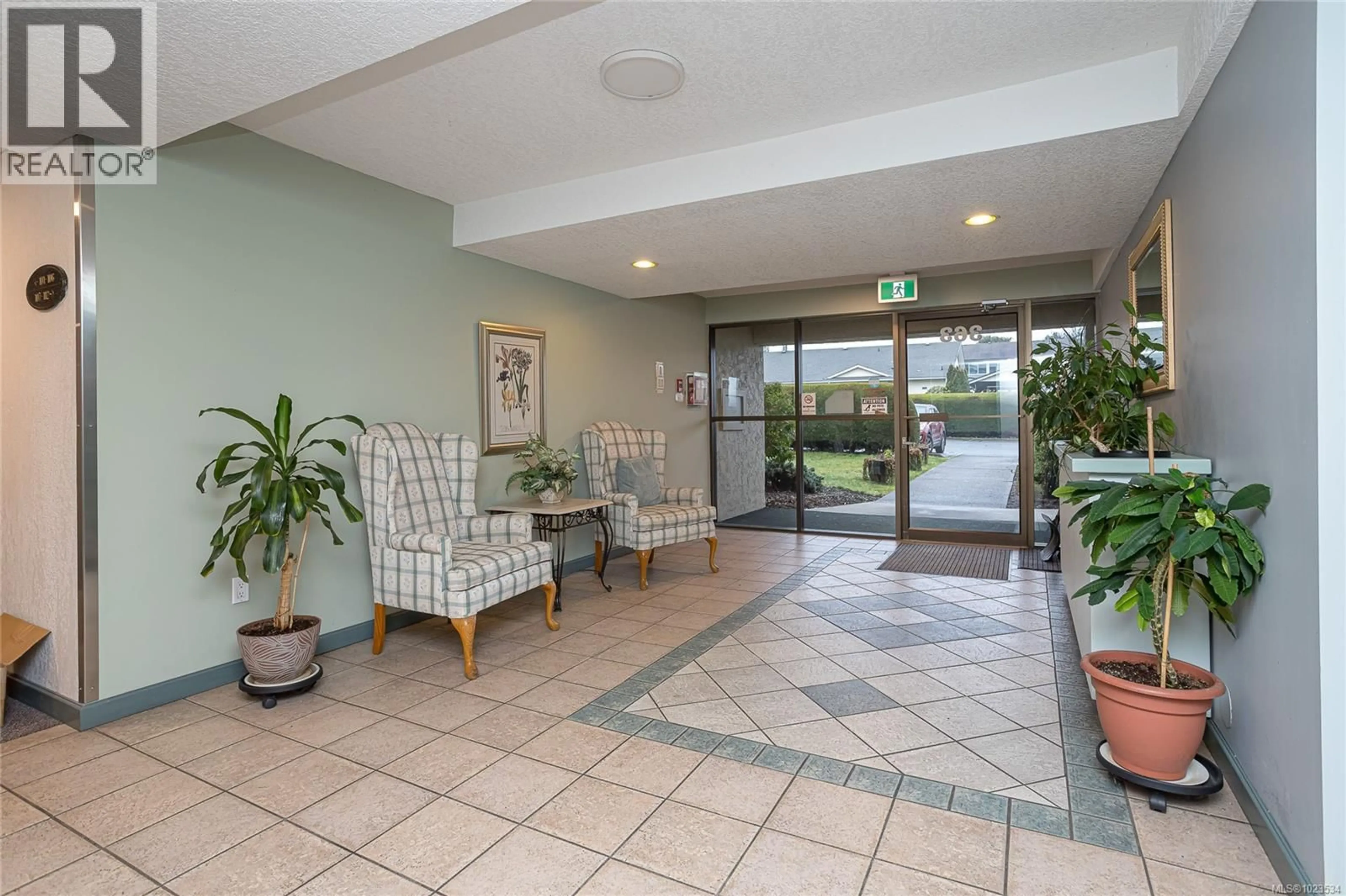 Indoor foyer for 201 - 363 MORISON AVENUE, Parksville British Columbia V9P1P4