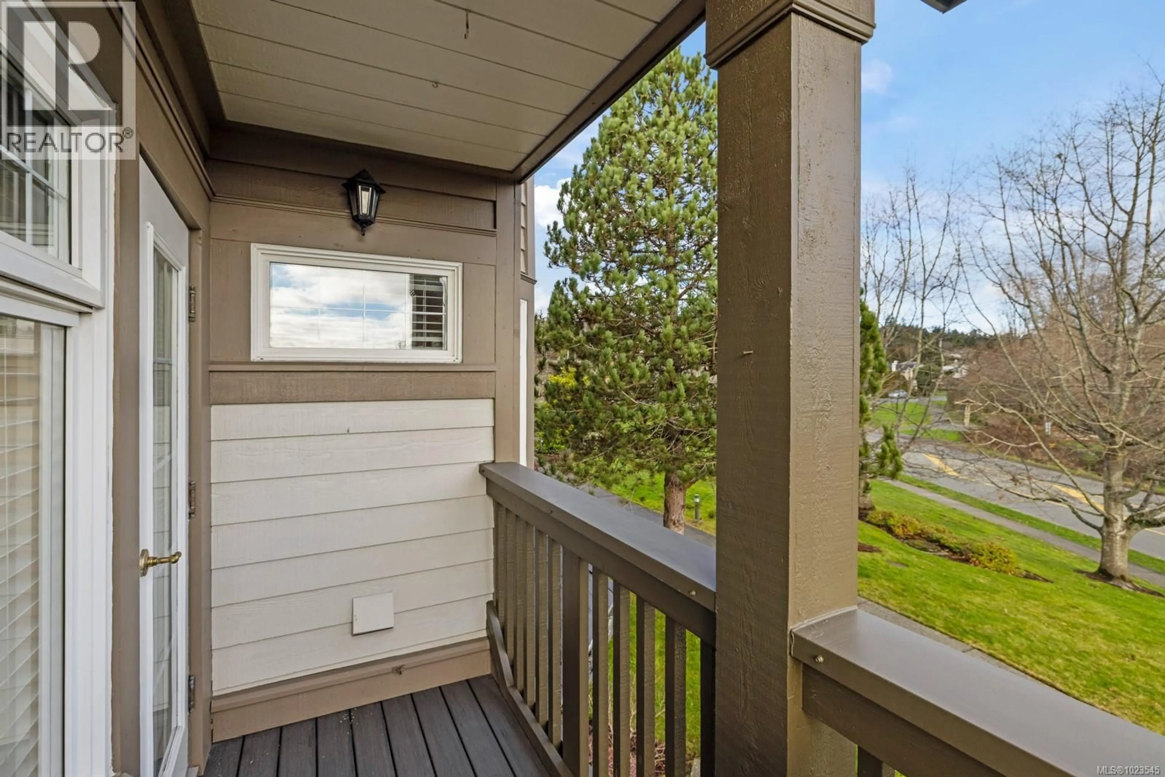 Patio, water/lake/river/ocean view for 231 - 4490 CHATTERTON WAY, Saanich British Columbia V8X5H7