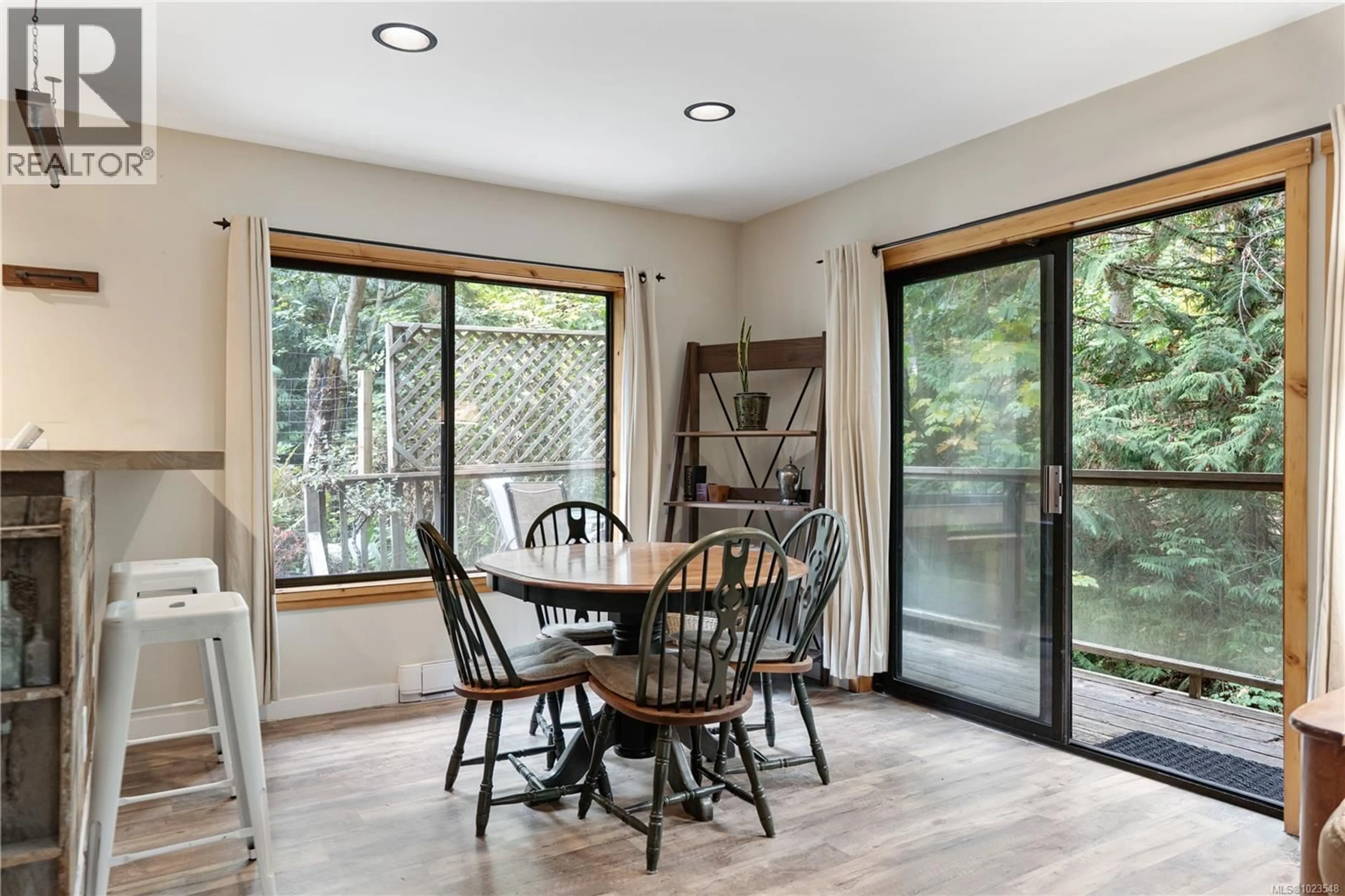 Dining room, unknown for 338 WALKERS HOOK ROAD, Salt Spring British Columbia V8K1N7