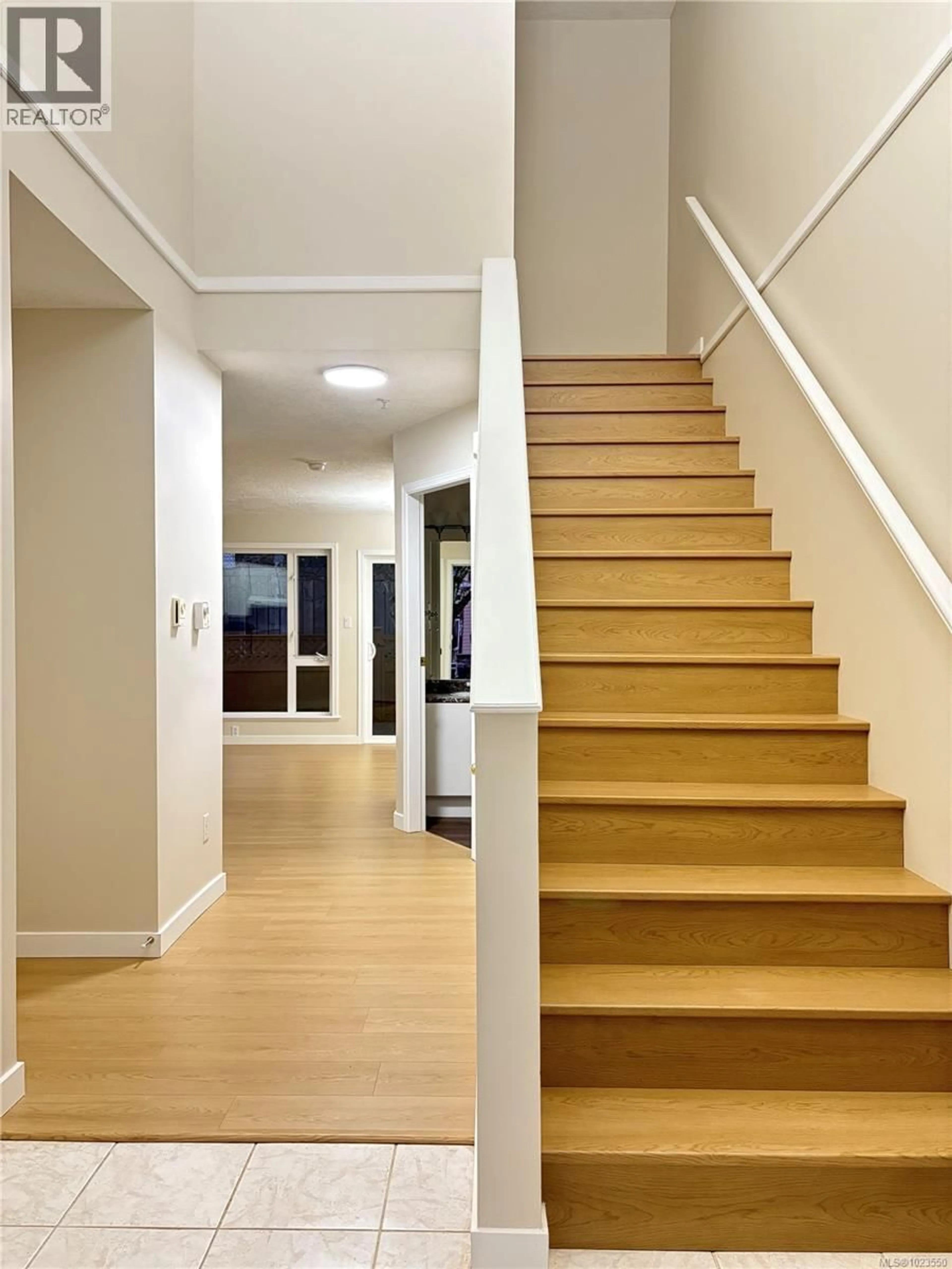 Stairs for 1646 CREEKSIDE DRIVE, Nanaimo British Columbia V9S5V8